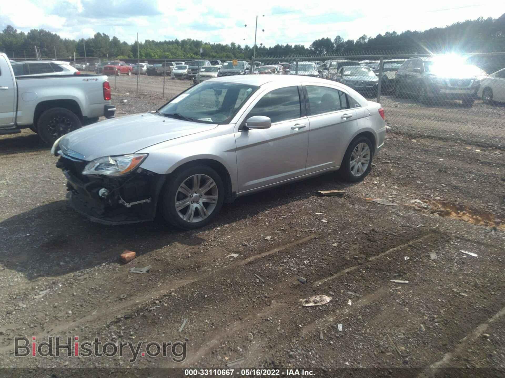 2011 CHRYSLER 200 - VIN: 1C3BC1FB7BN612768 - Фото 2