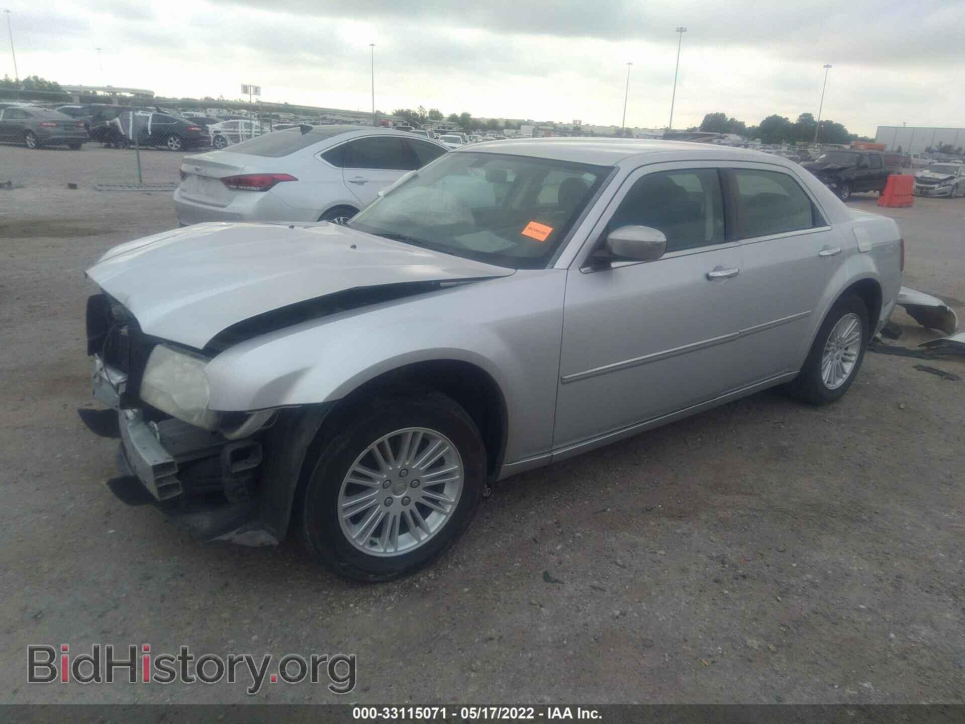 2010 CHRYSLER 300 - VIN: 2C3CA4CD1AH276494 - Фото 2