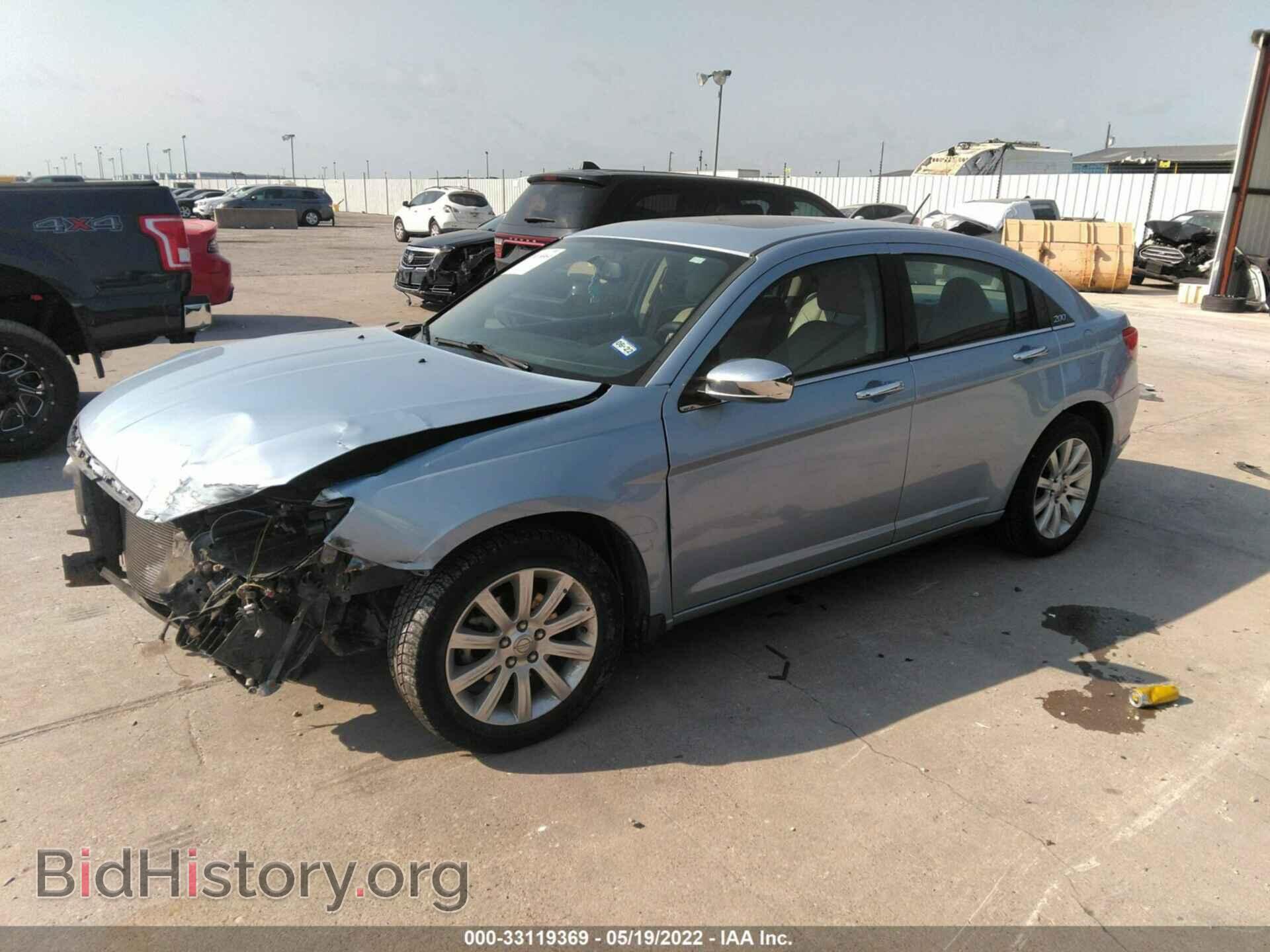 2013 CHRYSLER 200 - VIN: 1C3CCBCG4DN723422 - Фото 2