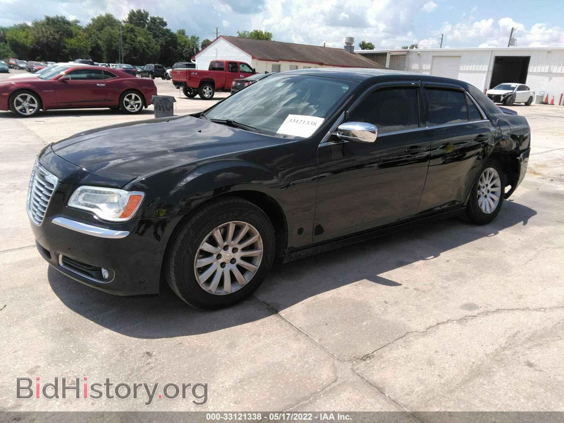 2013 CHRYSLER 300 - VIN: 2C3CCAAG5DH508136 - Фото 2