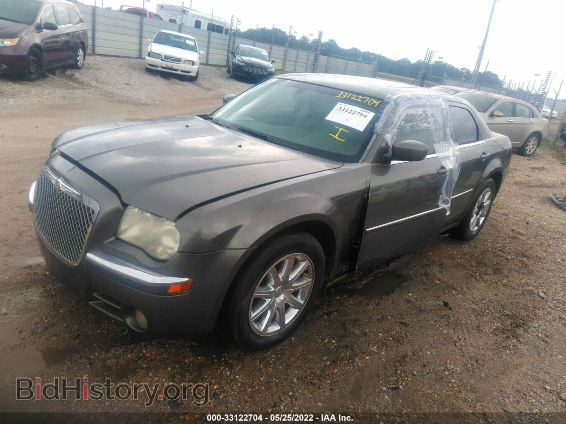 2008 CHRYSLER 300 - VIN: 2C3KA33G68H303067 - Фото 2