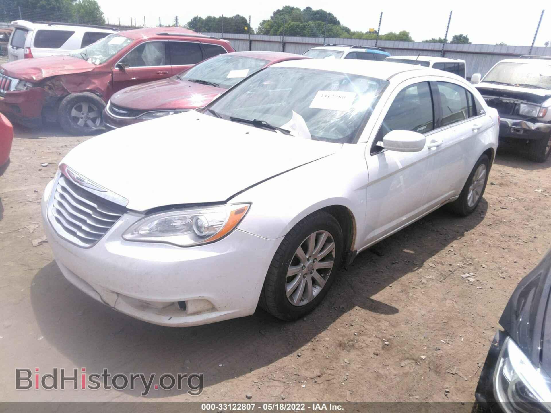 2013 CHRYSLER 200 - VIN: 1C3CCBBG7DN703179 - Фото 2