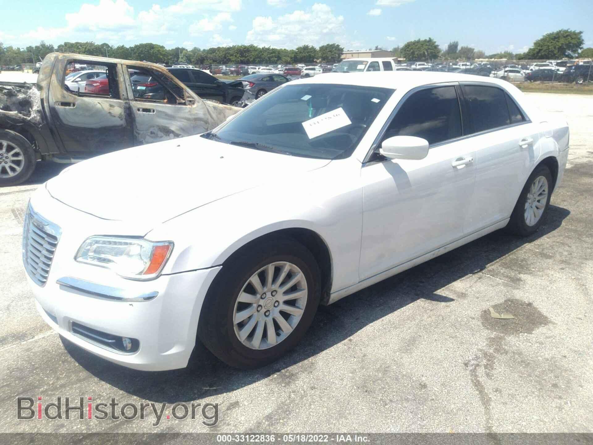 2014 CHRYSLER 300 - VIN: 2C3CCAAG2EH378091 - Фото 2