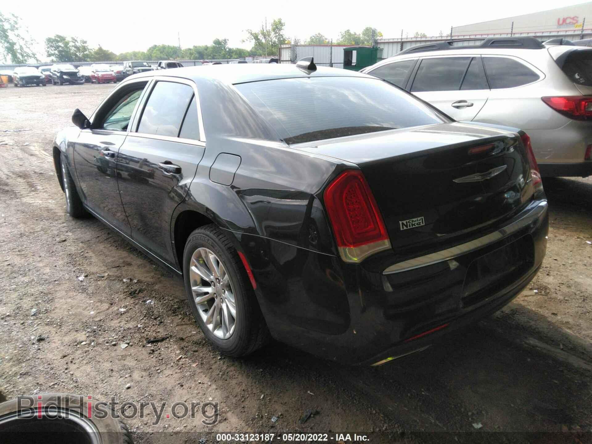 2017 CHRYSLER 300 - VIN: 2C3CCAAG2HH591062 - Фото 3