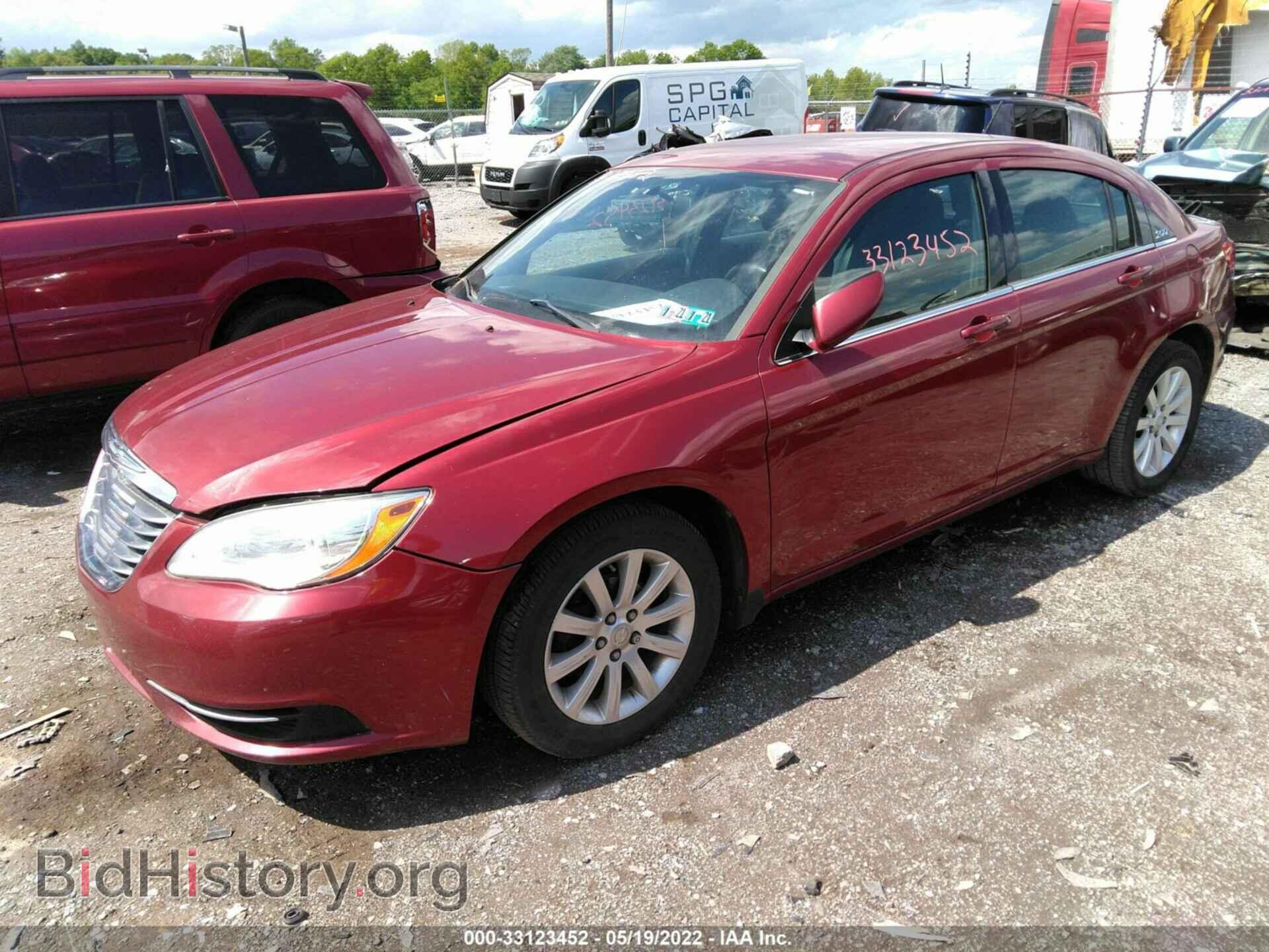 2013 CHRYSLER 200 - VIN: 1C3CCBBB0DN611819 - Photo 2