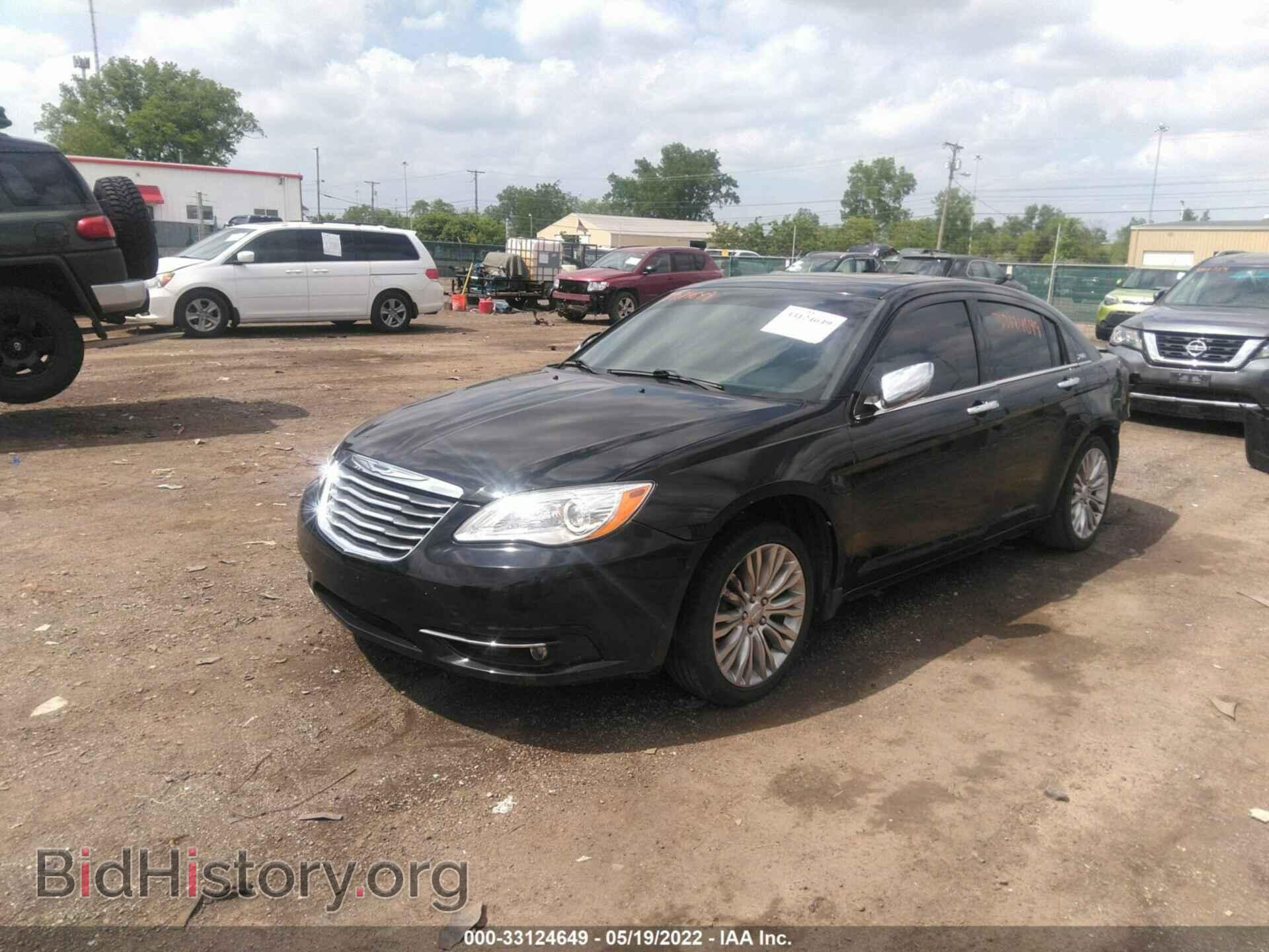 2013 CHRYSLER 200 - VIN: 1C3CCBCG9DN592844 - Фото 2