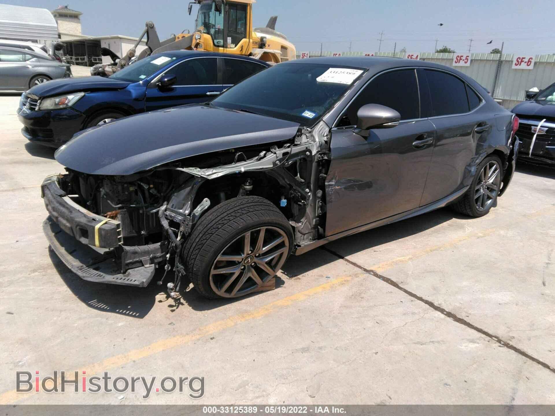 2016 LEXUS IS 200T - VIN: JTHBA1D2XG5021702 - Фото 2