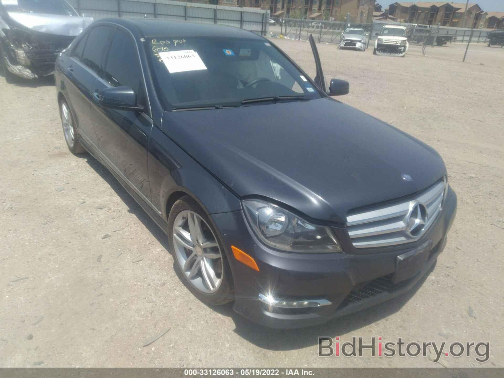 Photo WDDGF8AB9DA787905 - MERCEDES-BENZ C-CLASS 2013