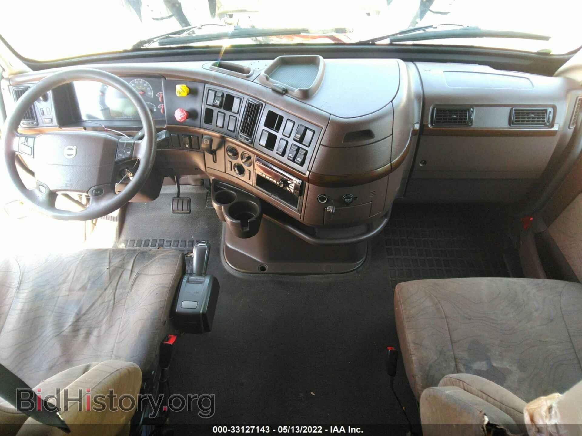 2016 VOLVO VN - VIN: 4V4NC9EH5GN939937 - Фото 5