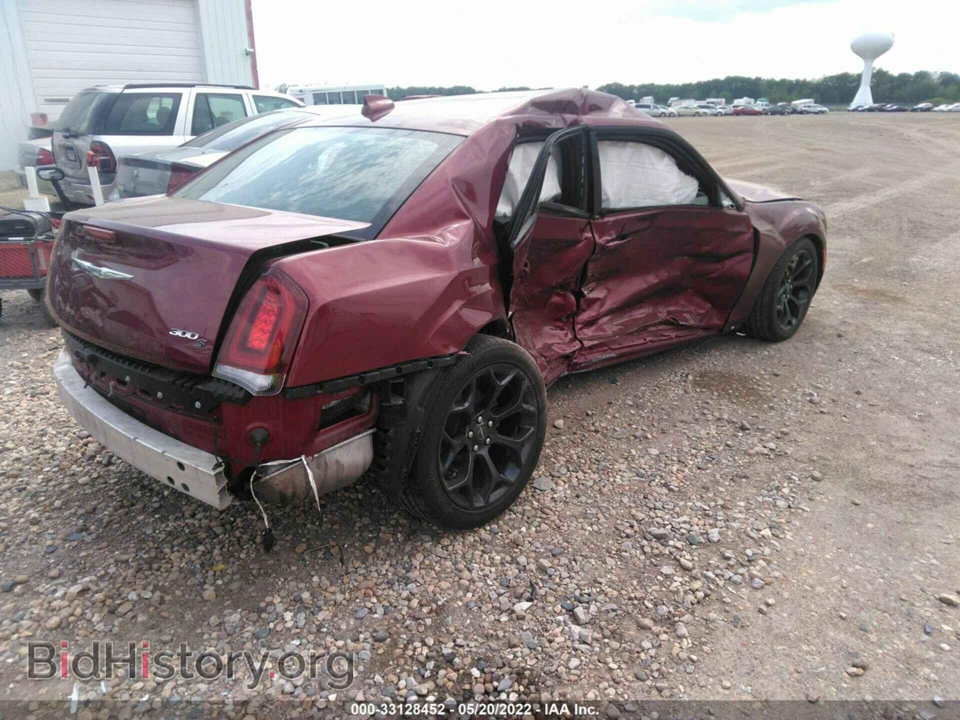 2019 CHRYSLER 300 - VIN: 2C3CCABG2KH635034 - Фото 4