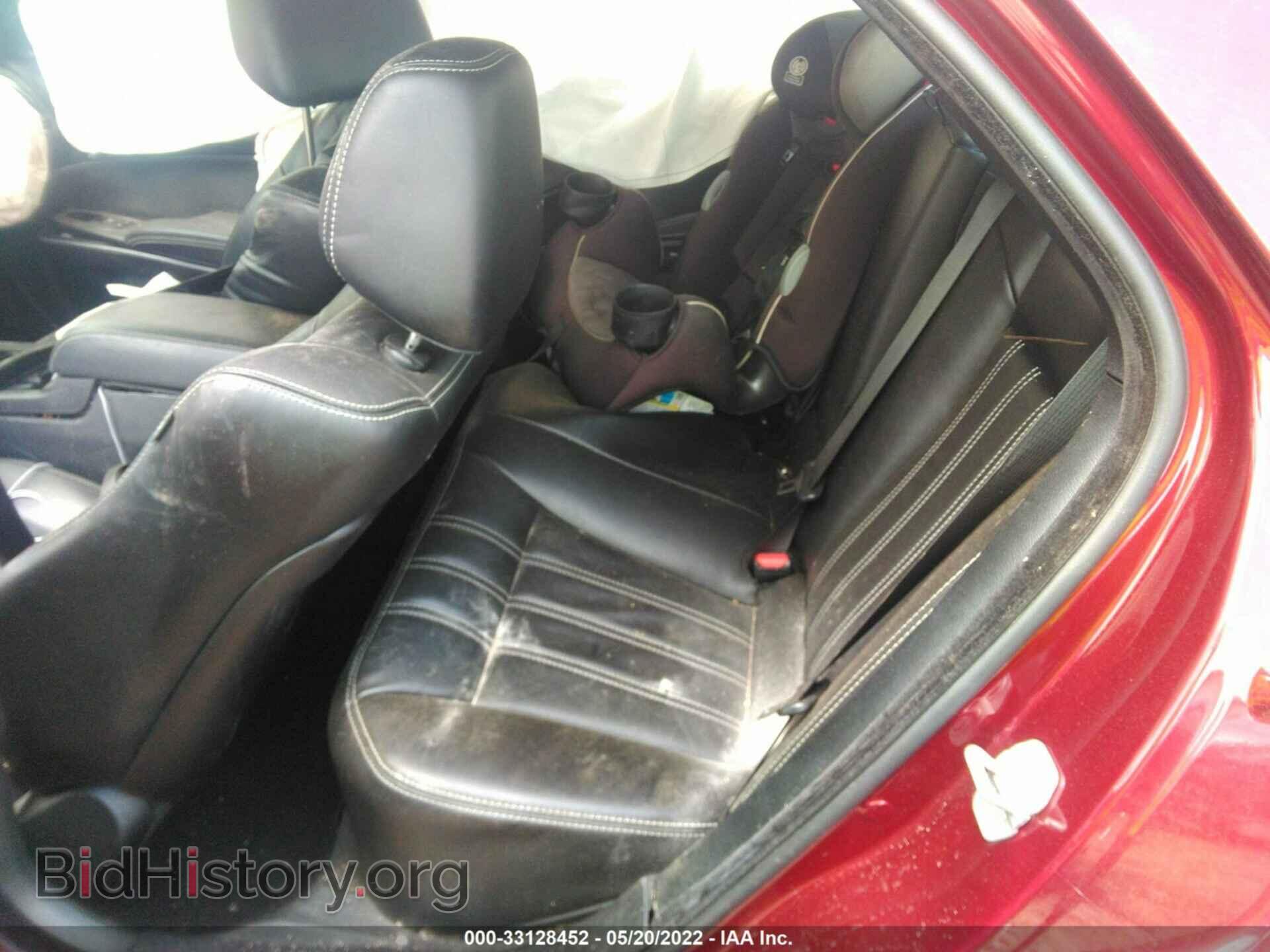 2019 CHRYSLER 300 - VIN: 2C3CCABG2KH635034 - Фото 8