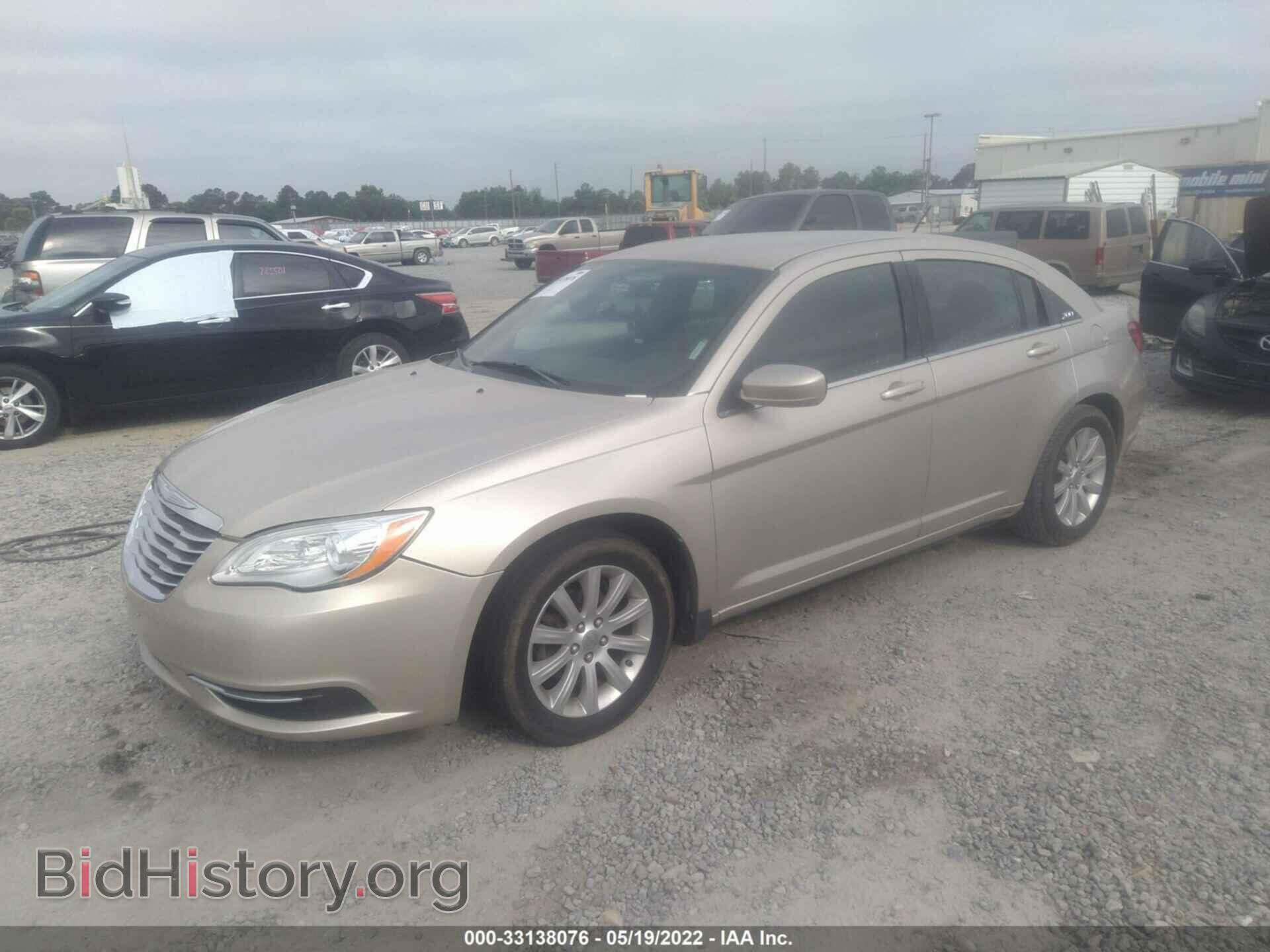 2013 CHRYSLER 200 - VIN: 1C3CCBBG0DN608060 - Photo 2