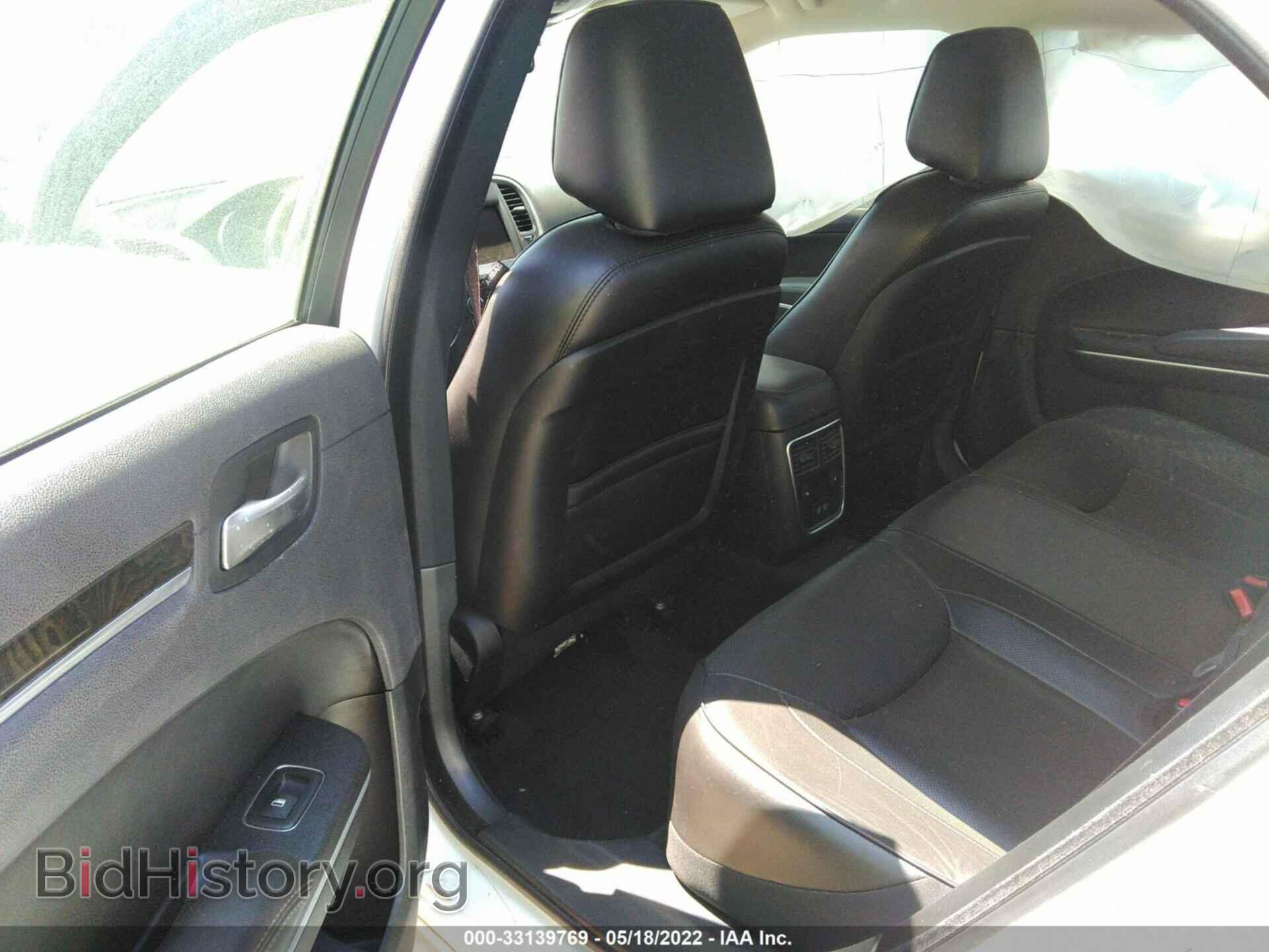 2019 CHRYSLER 300 - VIN: 2C3CCAEG1KH536622 - Фото 8