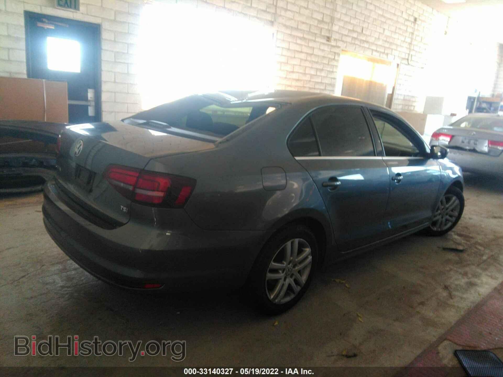 2017 VOLKSWAGEN JETTA - VIN: 3VW2B7AJ9HM377564 - Photo 4