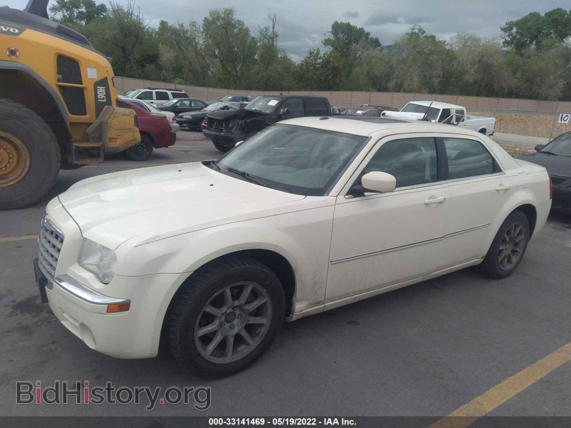 2008 CHRYSLER 300 - VIN: 2C3LA33G68H163641 - Фото 2