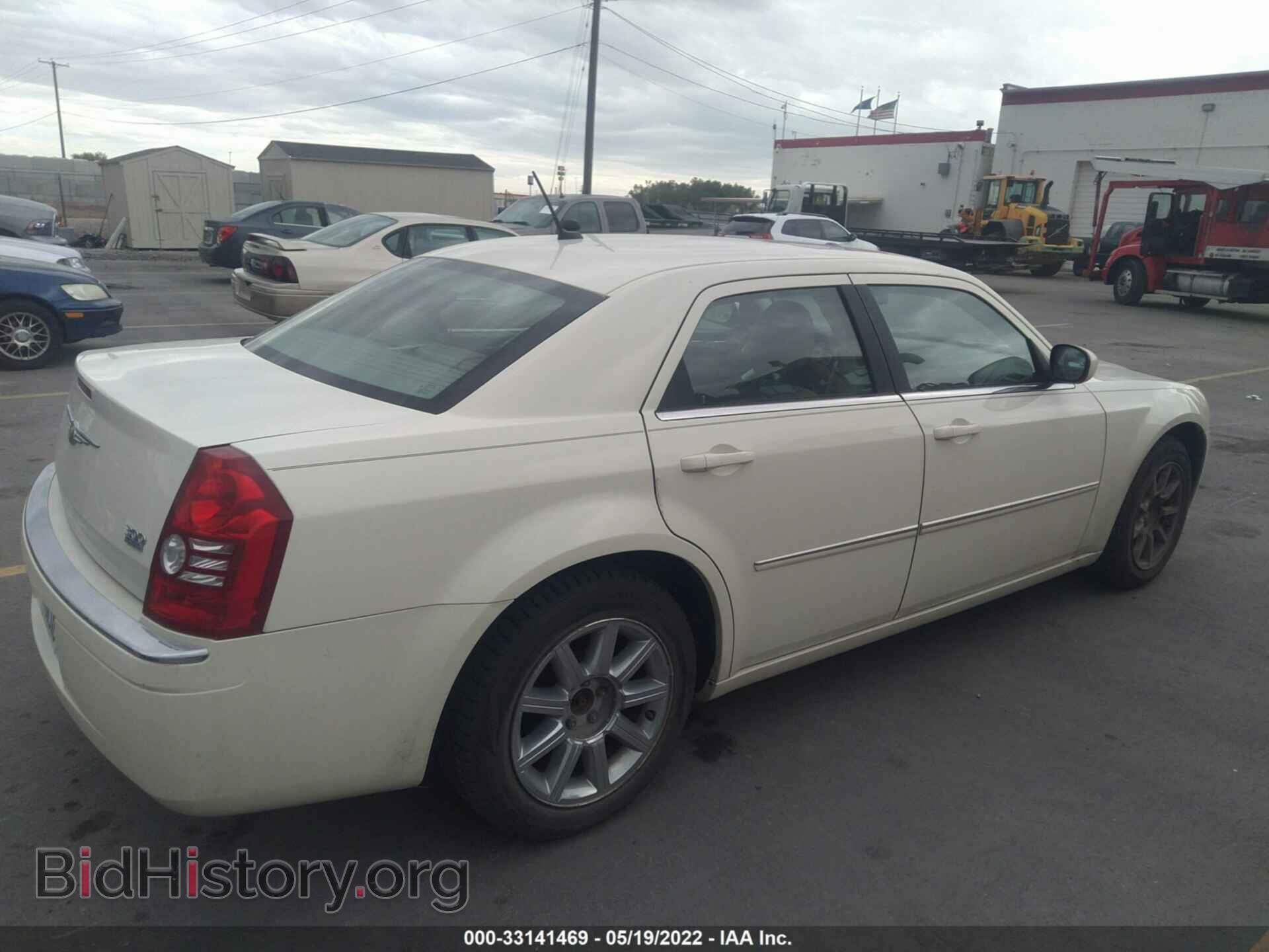 2008 CHRYSLER 300 - VIN: 2C3LA33G68H163641 - Фото 4