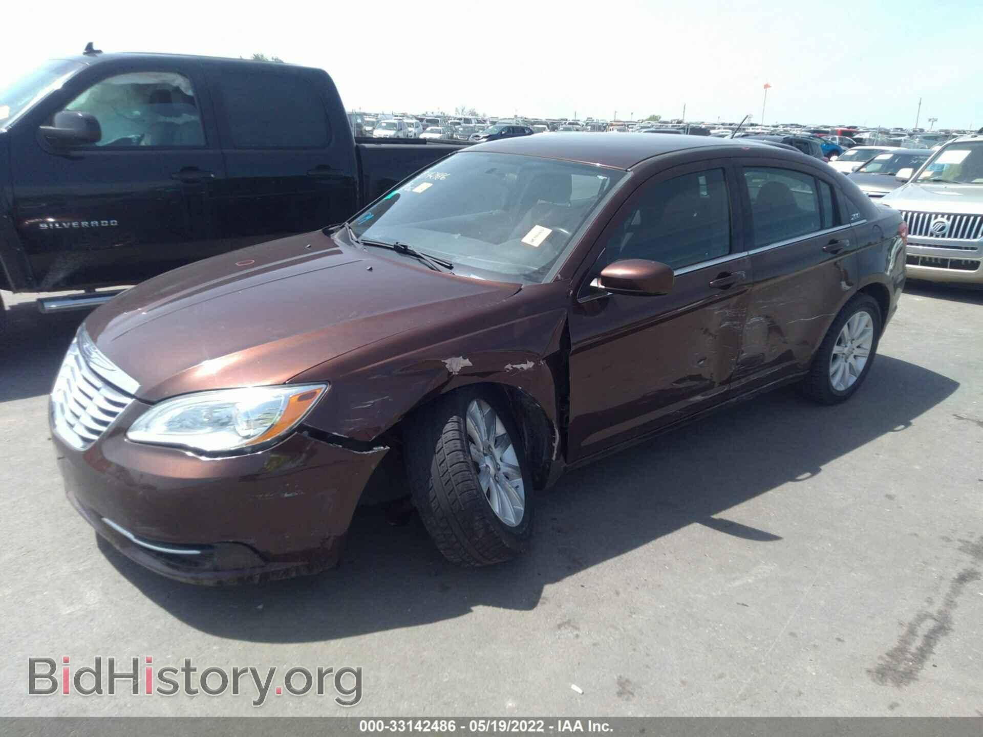 2013 CHRYSLER 200 - VIN: 1C3CCBBB5DN538379 - Фото 2