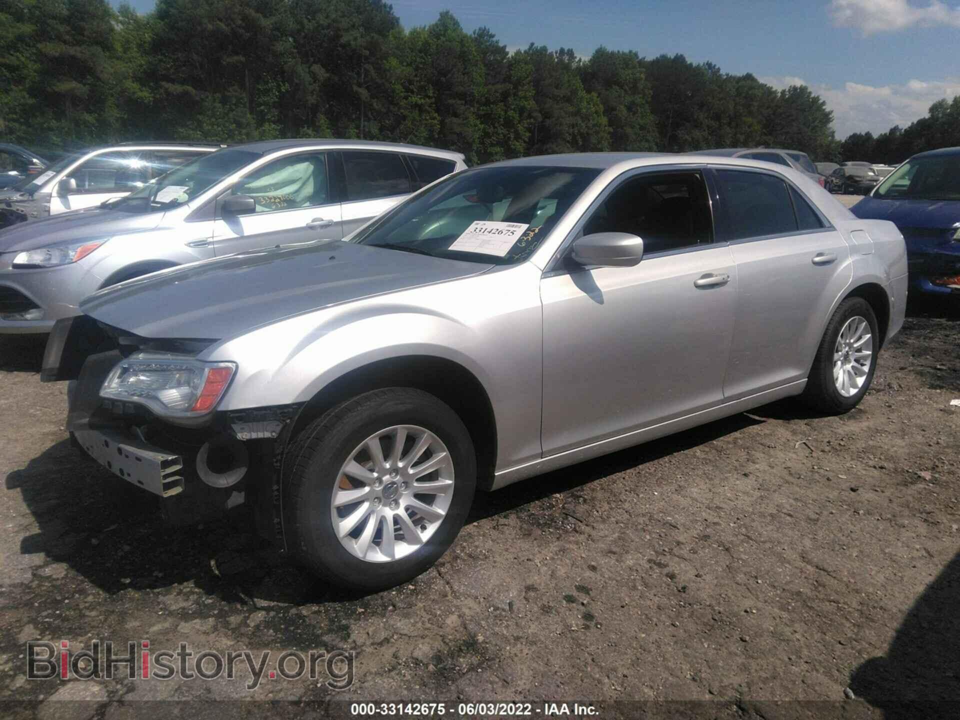 2012 CHRYSLER 300 - VIN: 2C3CCAAG3CH104511 - Фото 2