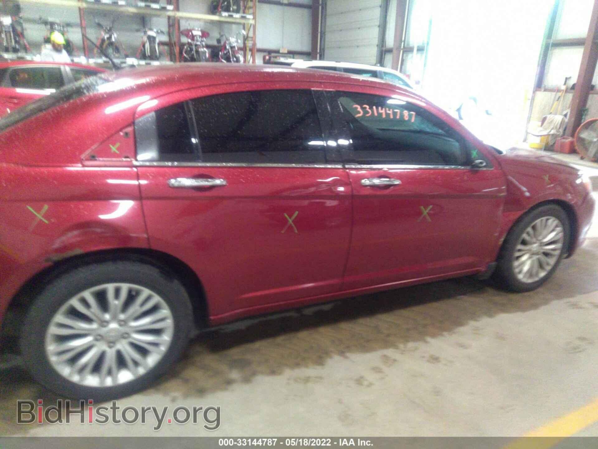 2012 CHRYSLER 200 - VIN: 1C3CCBCG5CN304820 - Фото 6