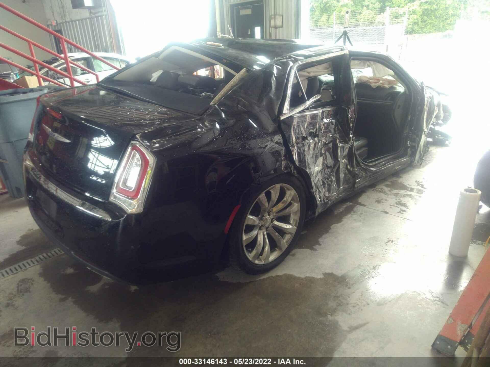 2019 CHRYSLER 300 - VIN: 2C3CCAAG4KH604921 - Фото 4