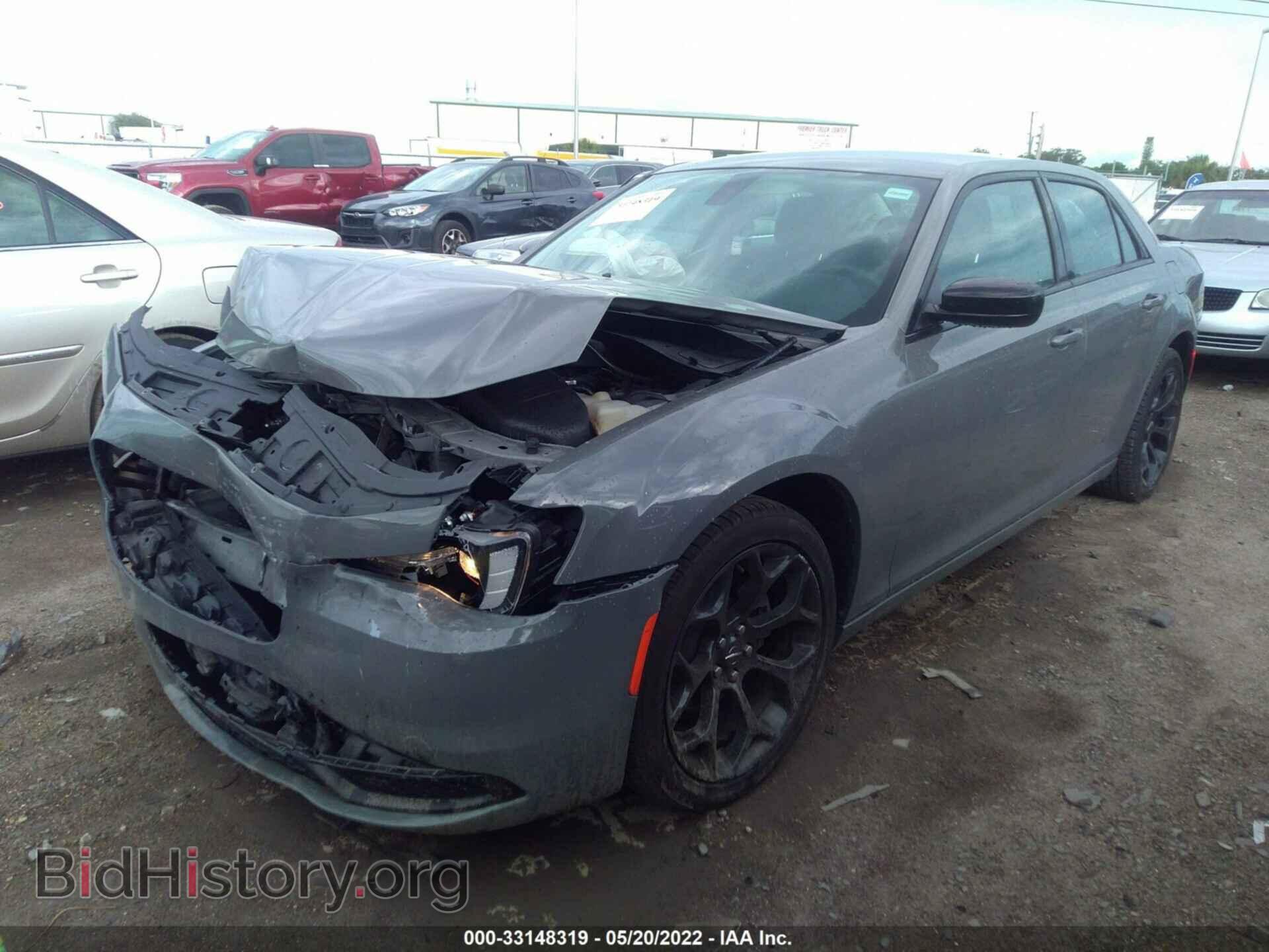 2019 CHRYSLER 300 - VIN: 2C3CCAAG4KH683054 - Photo 2