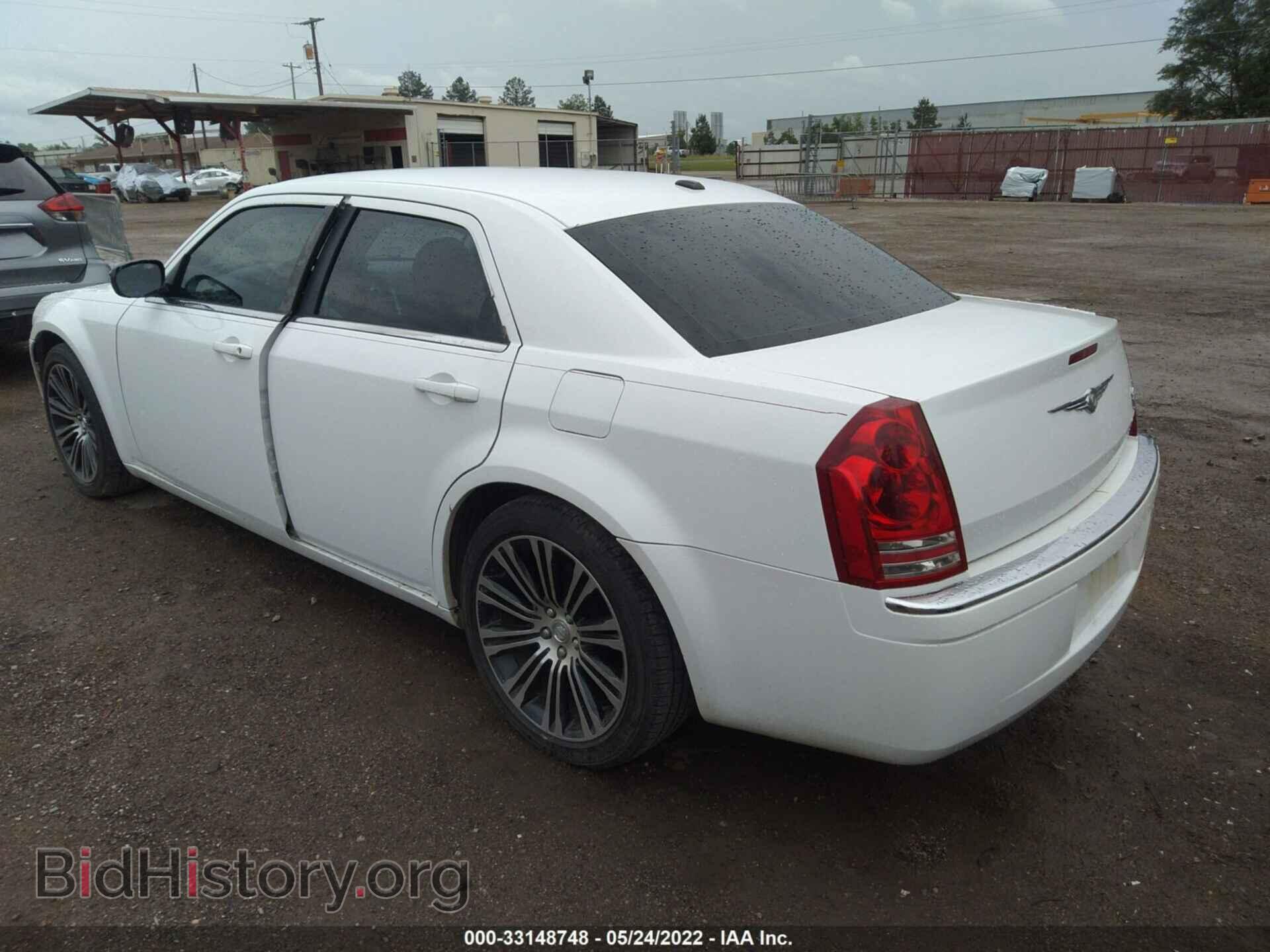 2010 CHRYSLER 300 - VIN: 2C3CA2CVXAH329450 - Фото 3