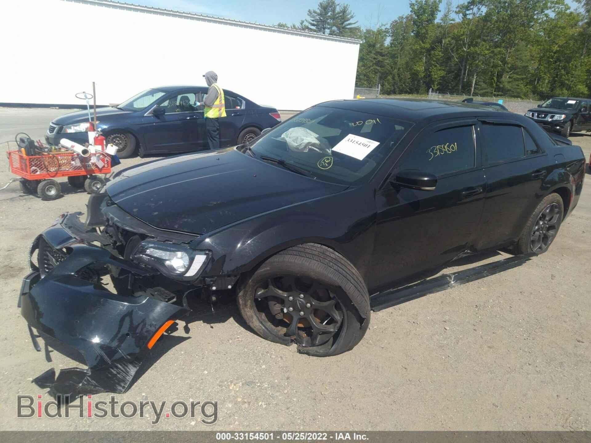 2016 CHRYSLER 300 - VIN: 2C3CCAGG9GH262283 - Фото 2