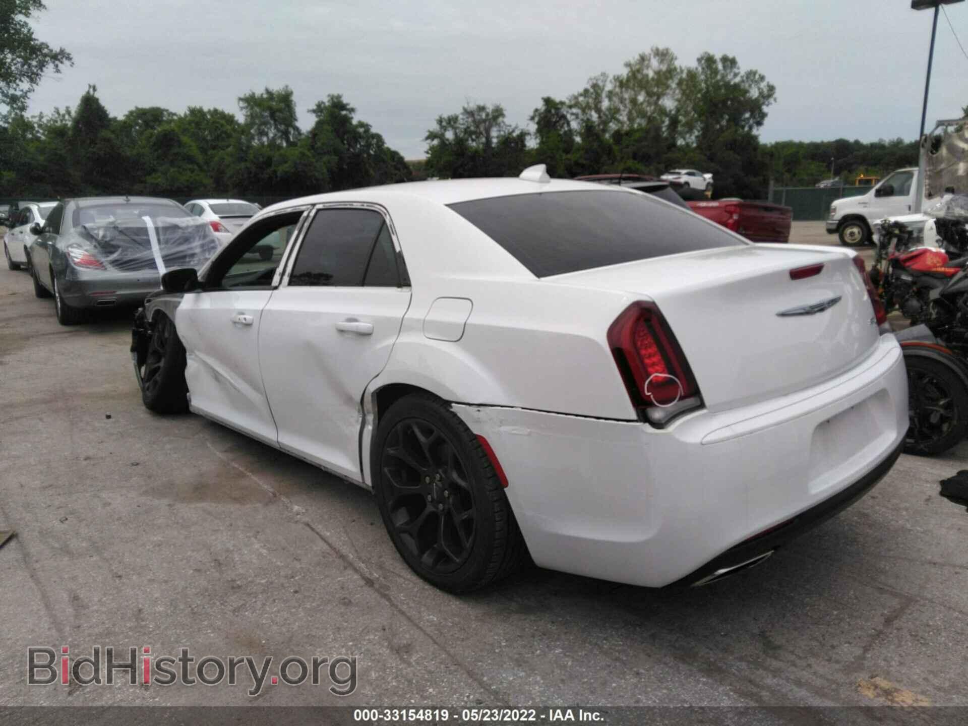 2019 CHRYSLER 300 - VIN: 2C3CCABG3KH516599 - Фото 3