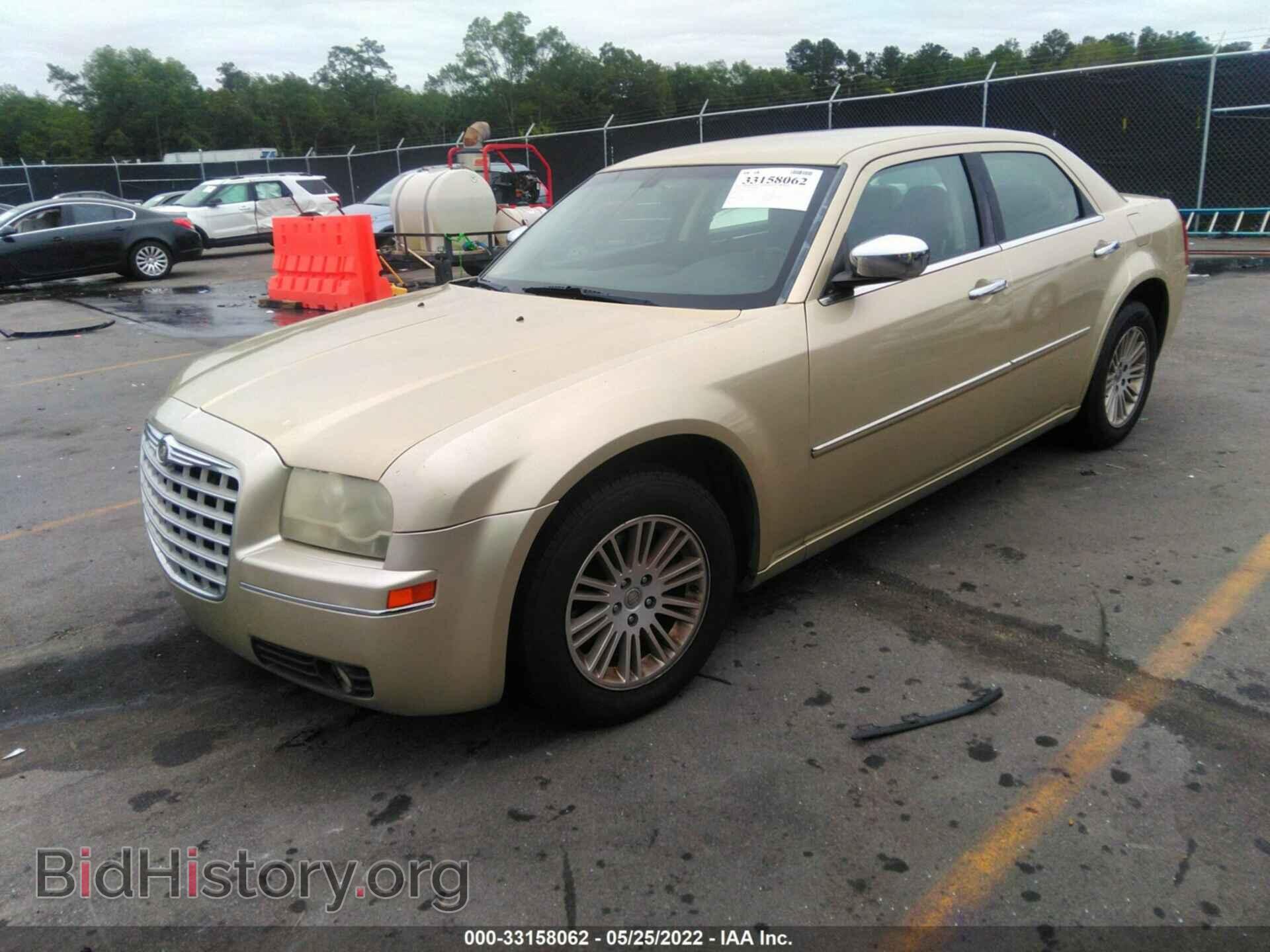2010 CHRYSLER 300 - VIN: 2C3CA5CV5AH212912 - Фото 2