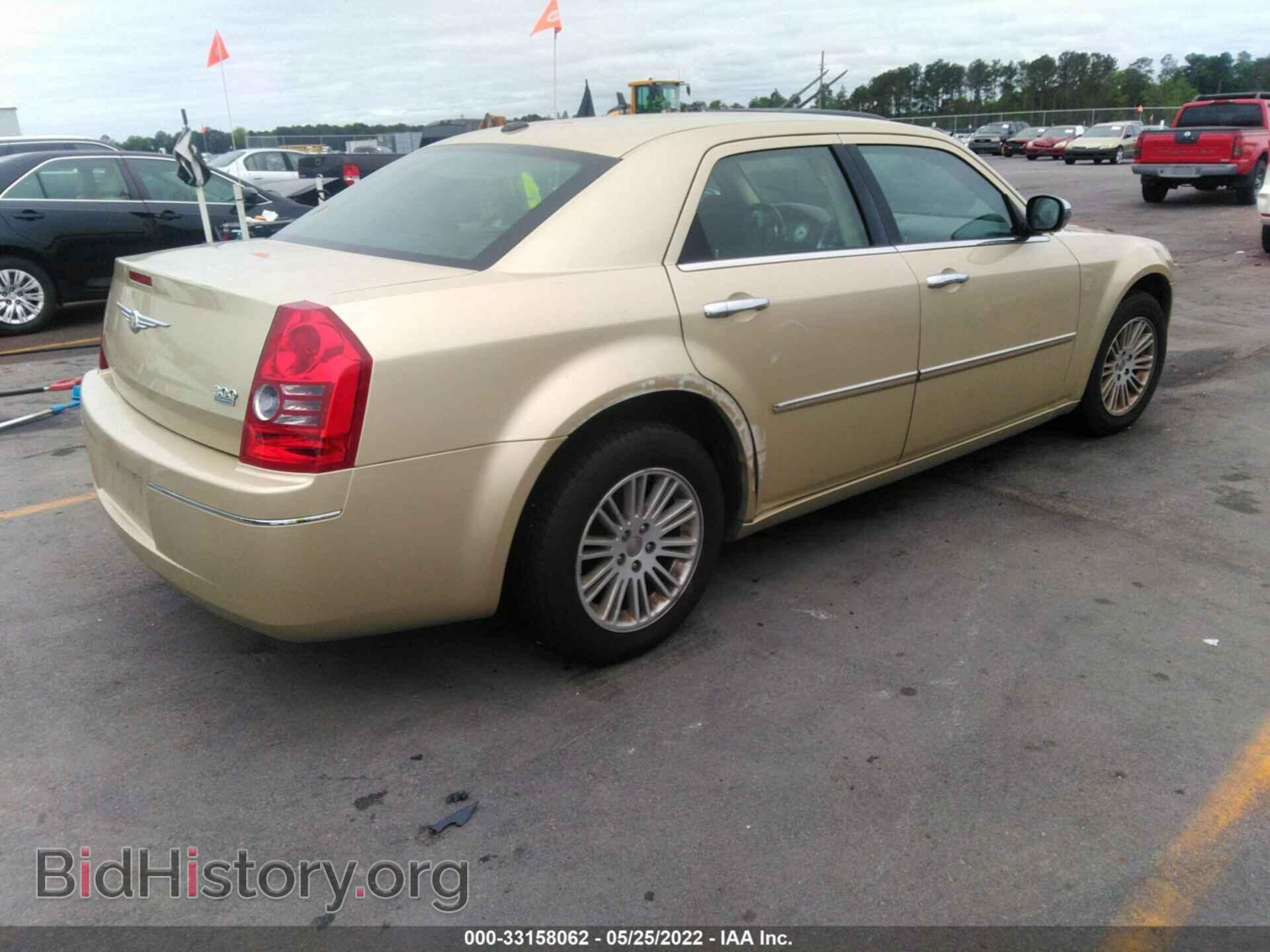 2010 CHRYSLER 300 - VIN: 2C3CA5CV5AH212912 - Фото 4