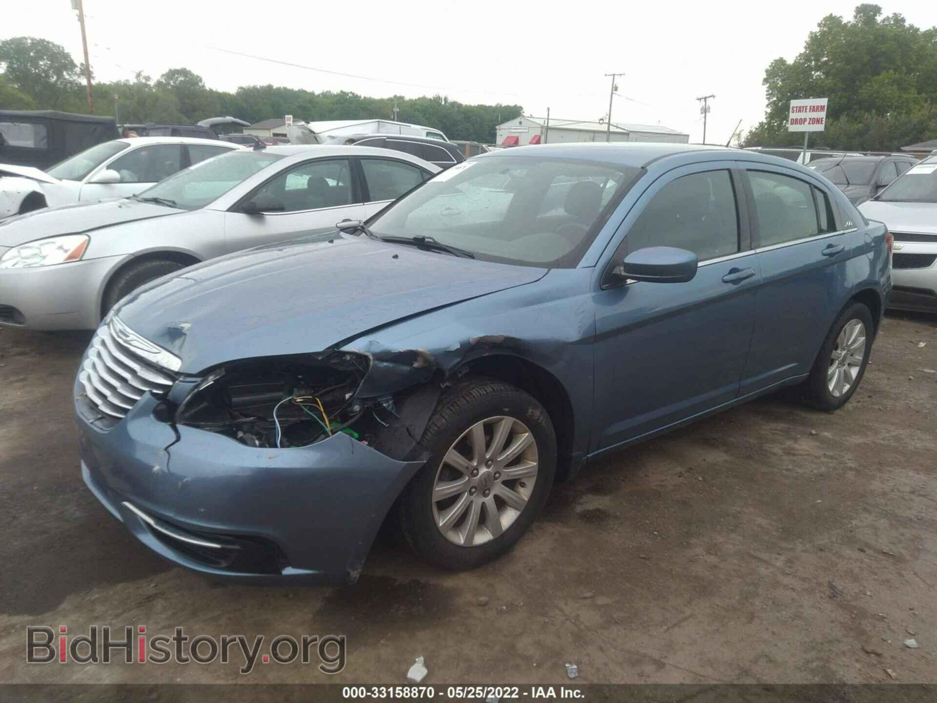 2011 CHRYSLER 200 - VIN: 1C3BC1FB1BN537713 - Photo 2