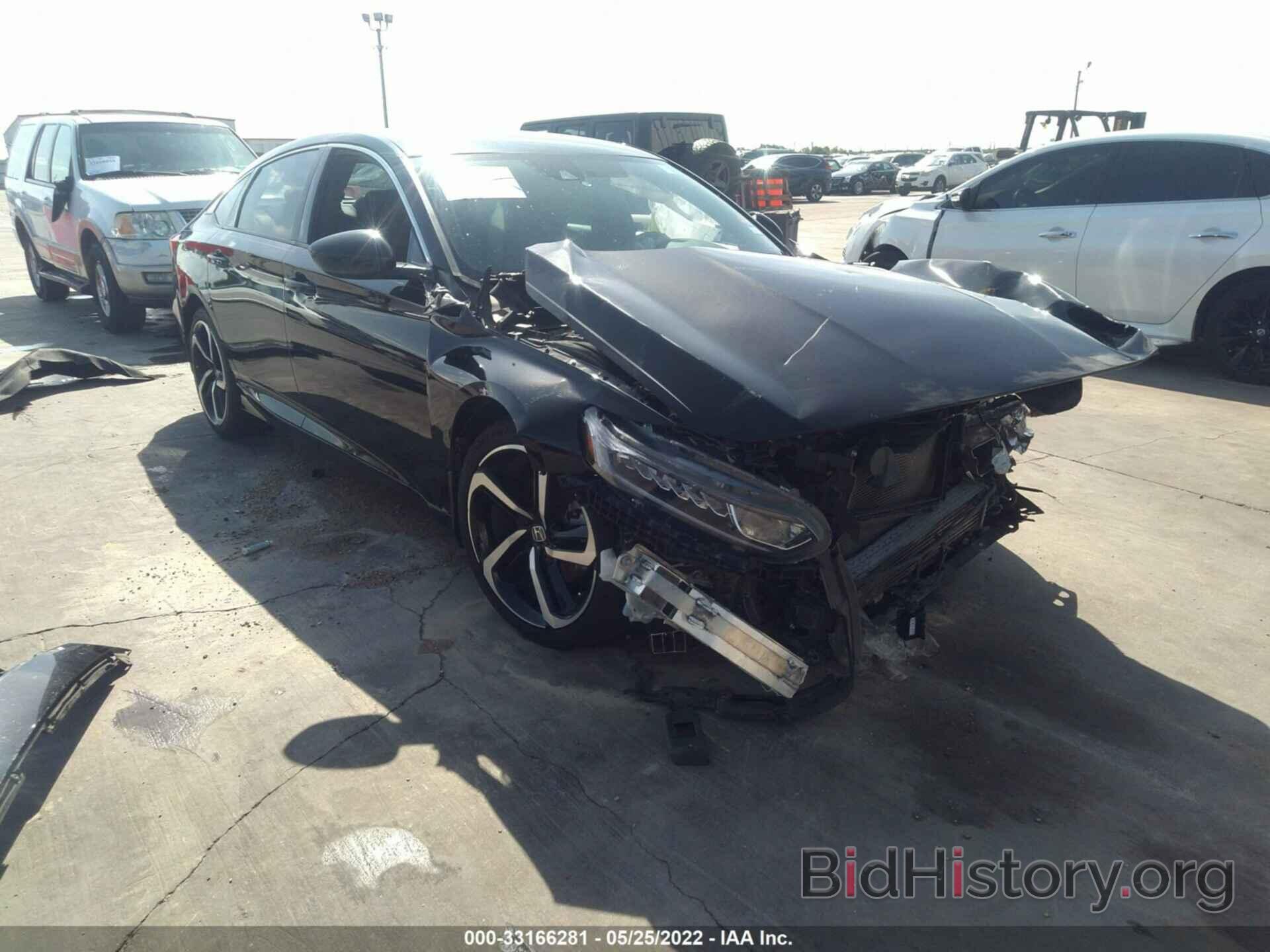 Photo 1HGCV1F37JA133812 - HONDA ACCORD SEDAN 2018