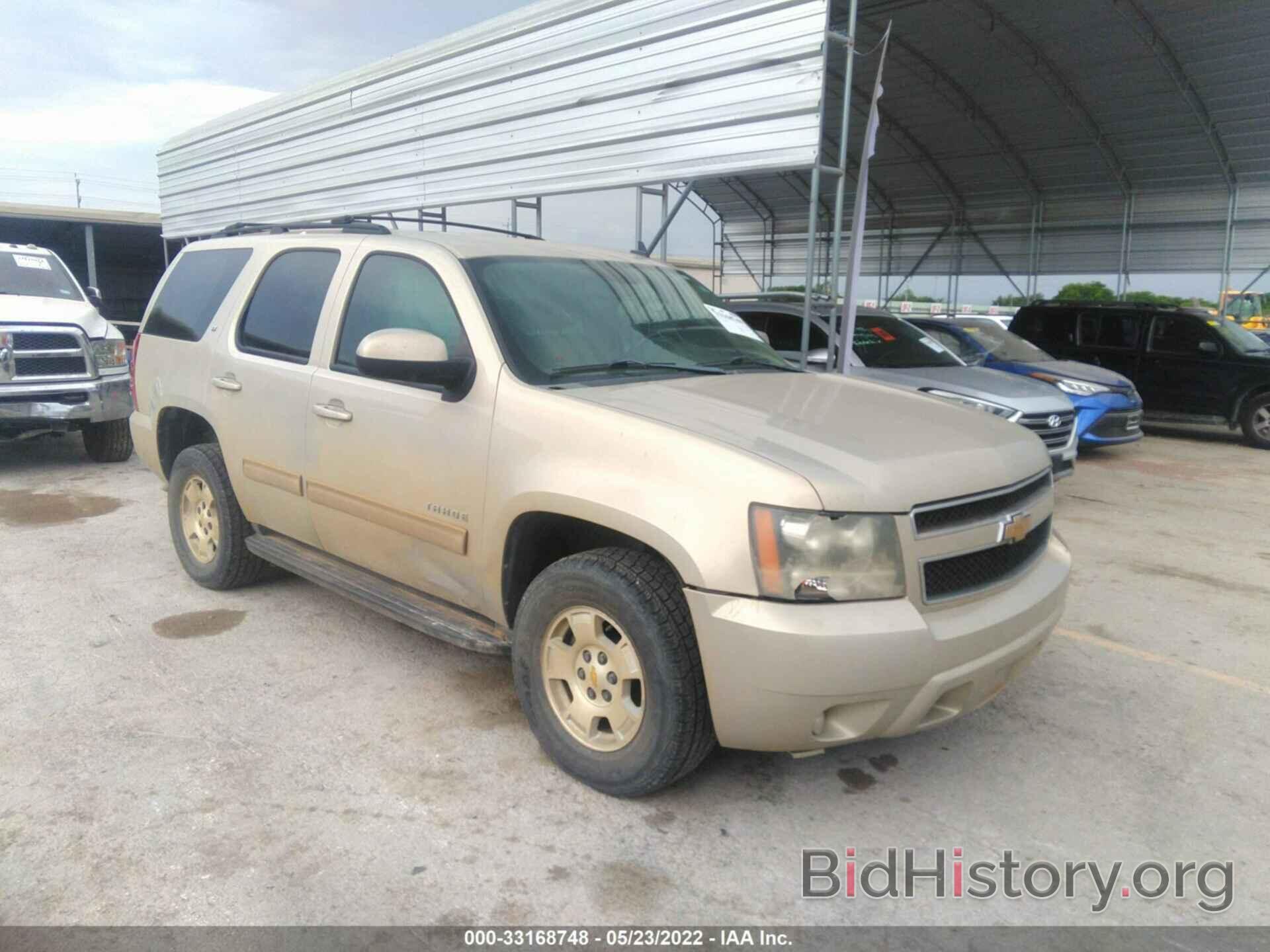 Photo 1GNSKBE0XBR165664 - CHEVROLET TAHOE 2011