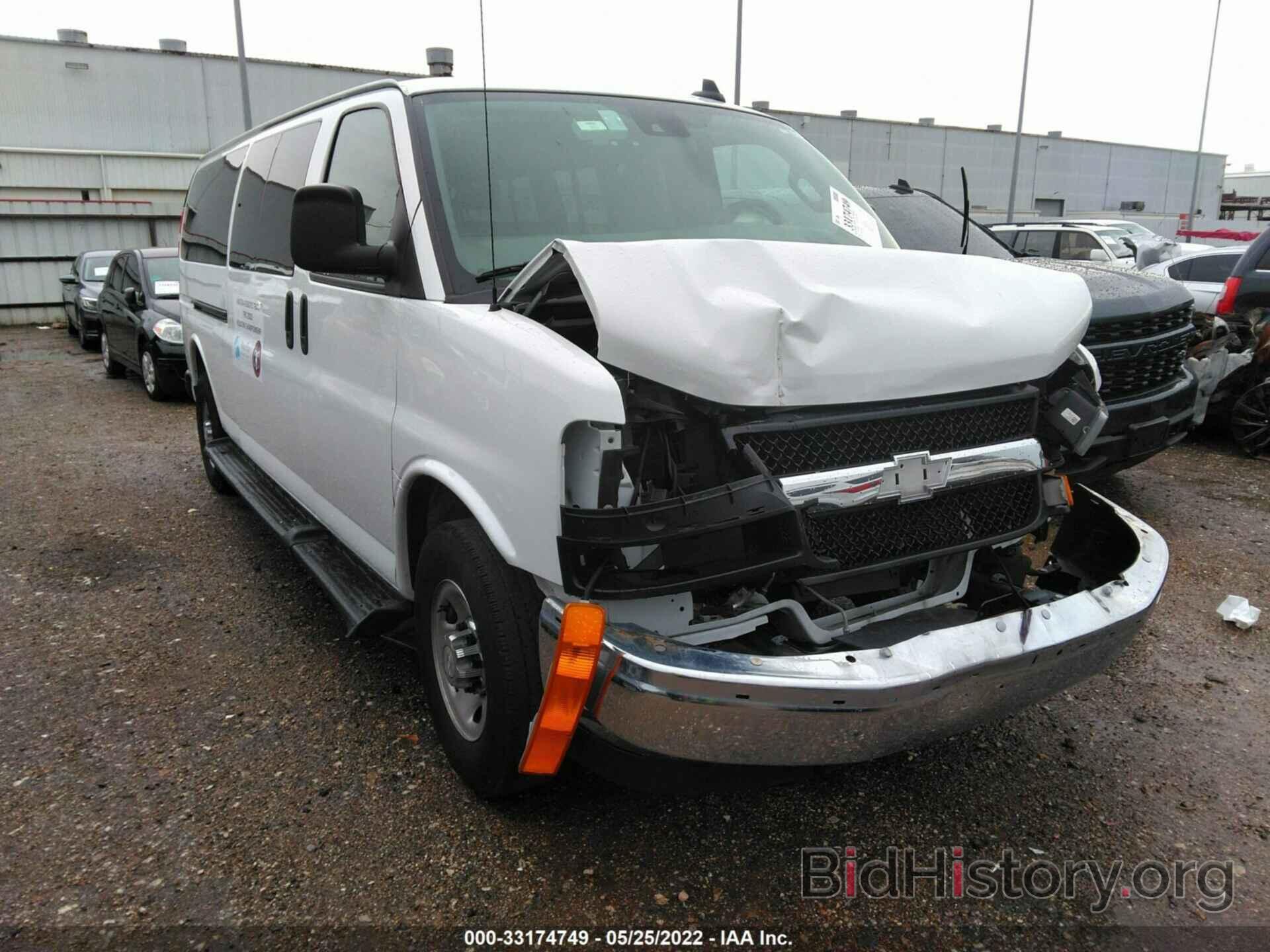 Photo 1GAZGPFGXL1122890 - CHEVROLET EXPRESS PASSENGER 2020