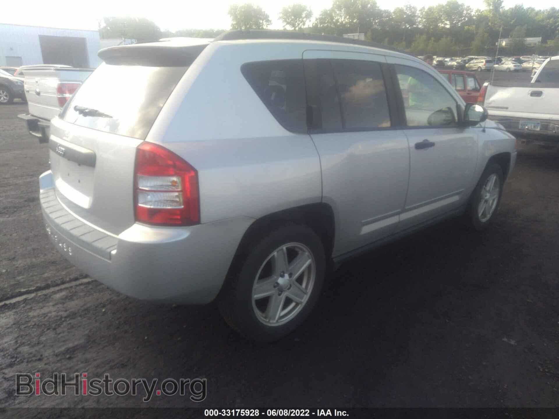 2009 JEEP COMPASS - VIN: 1J4FF47B29D121054 - Фото 4