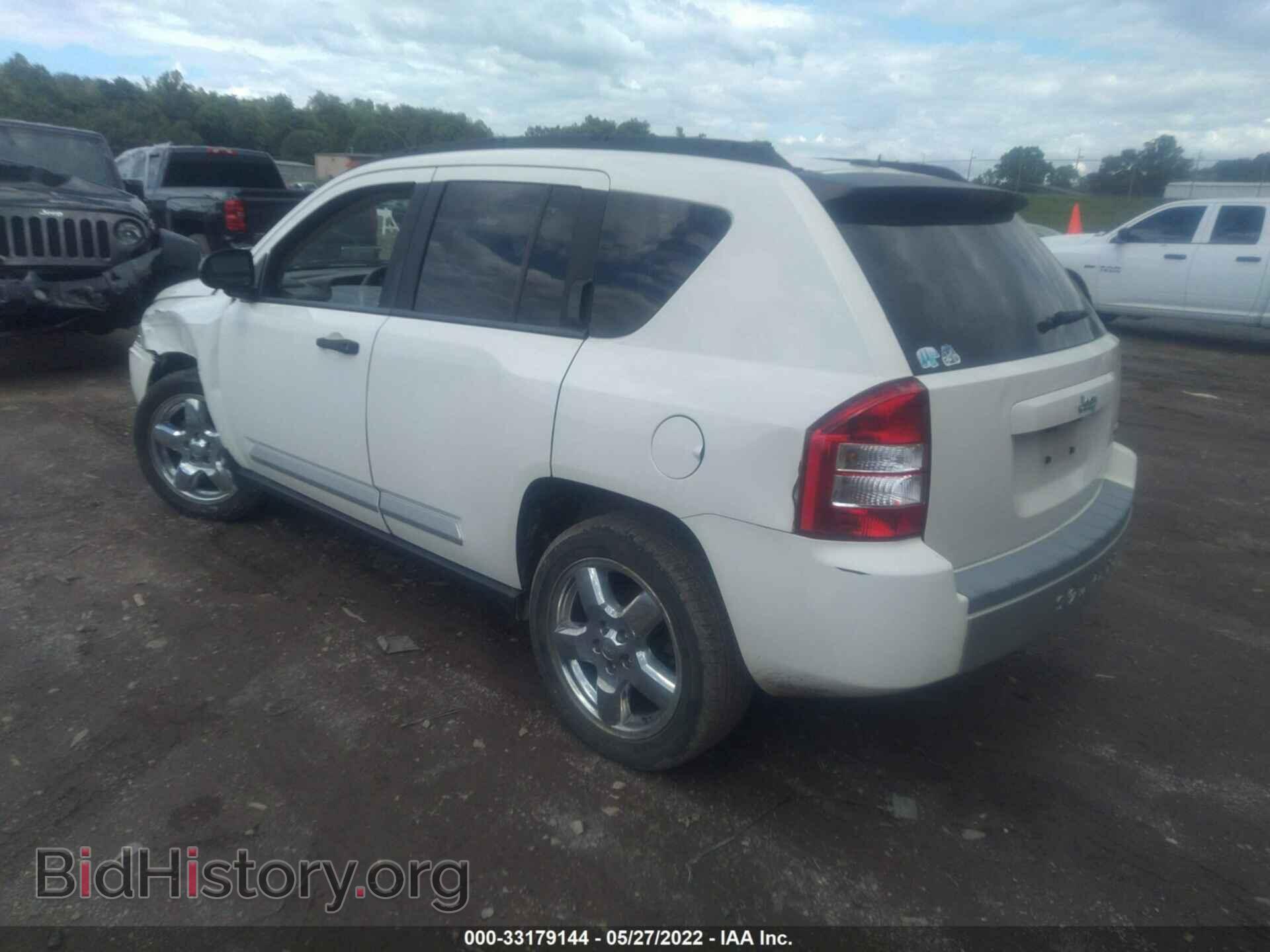 2008 JEEP COMPASS - VIN: 1J8FT57W18D643592 - Фото 3