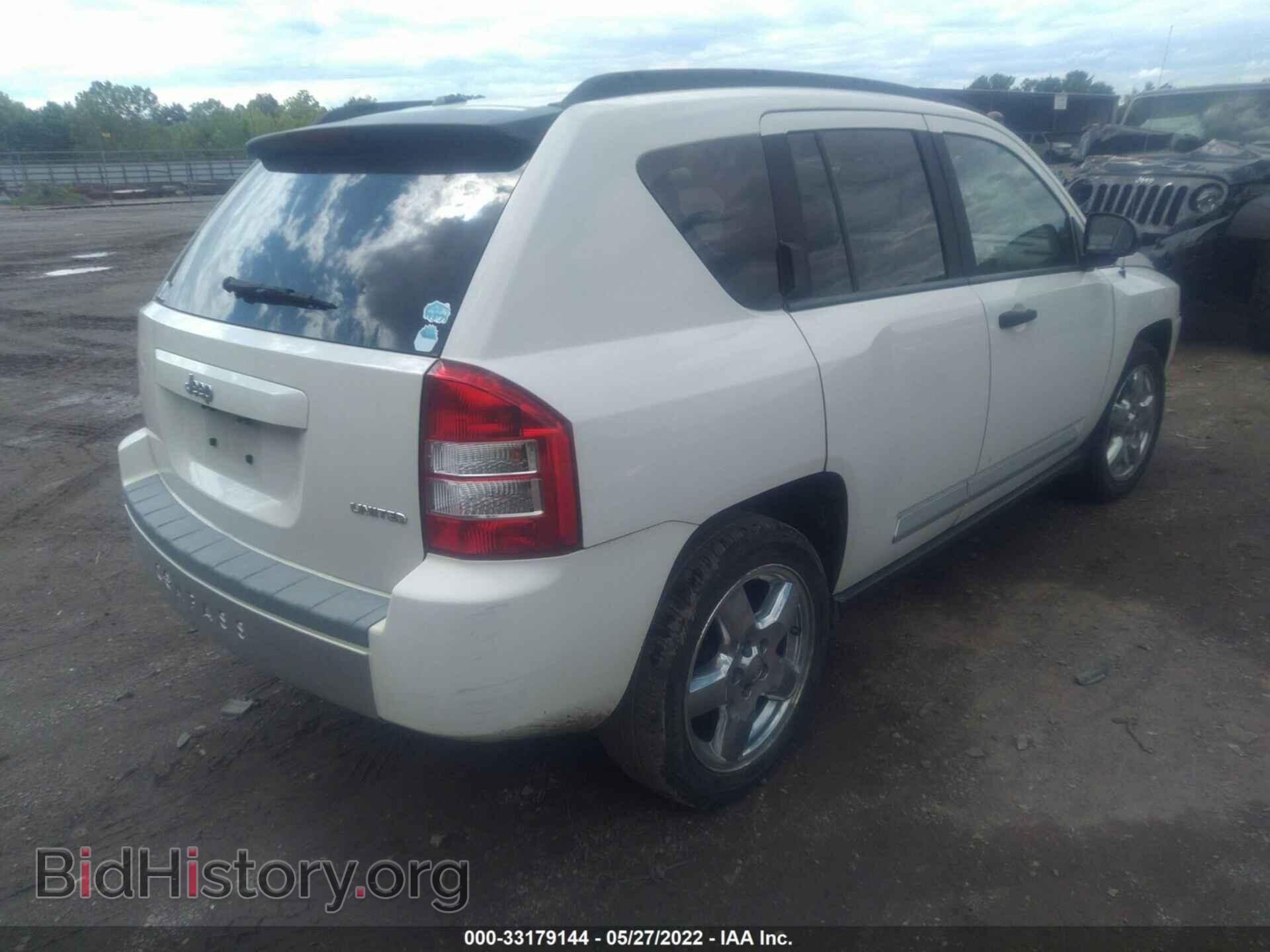 2008 JEEP COMPASS - VIN: 1J8FT57W18D643592 - Фото 4
