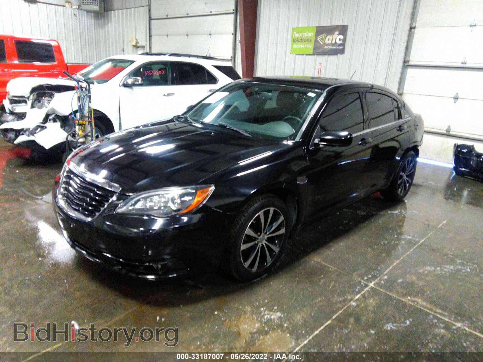 2013 CHRYSLER 200 - VIN: 1C3CCBBB8DN598673 - Фото 2