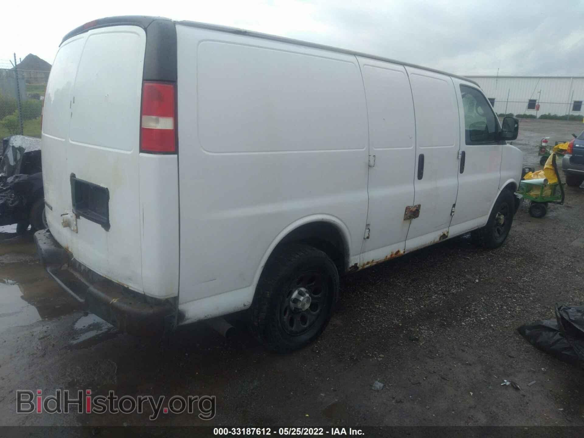 2009 CHEVROLET EXPRESS CARGO VAN - VIN: 1GCFG15X191120432 - Фото 4
