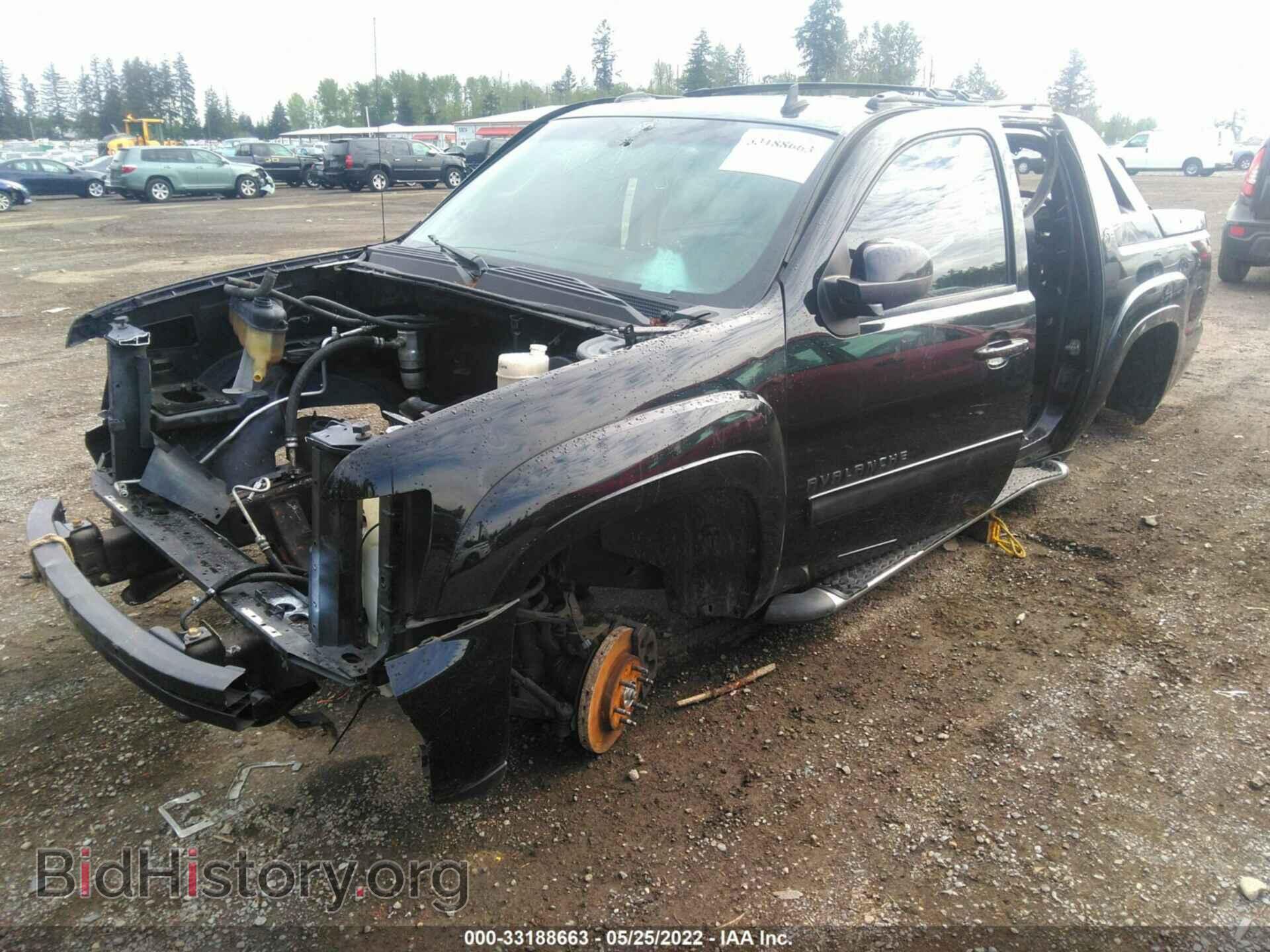 2013 CHEVROLET AVALANCHE - VIN: 3GNTKFE72DG168196 - Фото 2