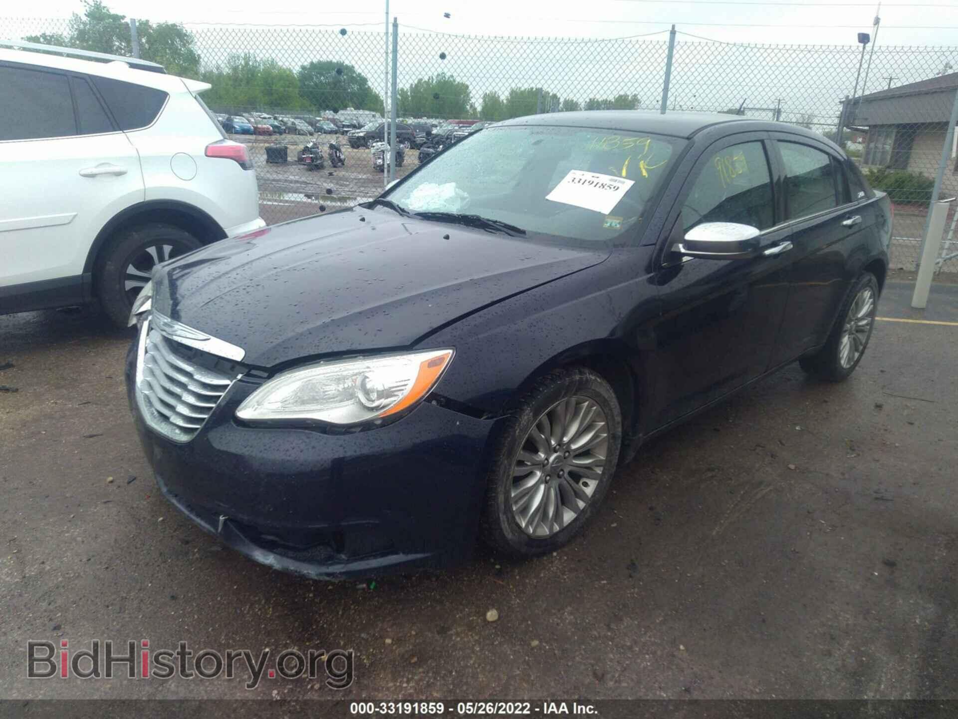 2013 CHRYSLER 200 - VIN: 1C3CCBCG0DN649738 - Фото 2