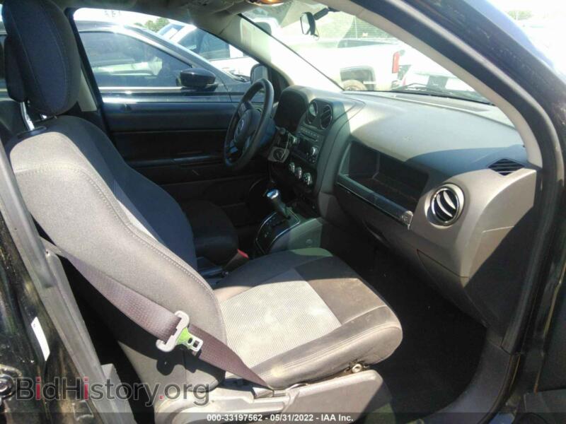 2012 Jeep COMPASS (VIN 1C4NJCBA1CD661110) — photo 5 of 11