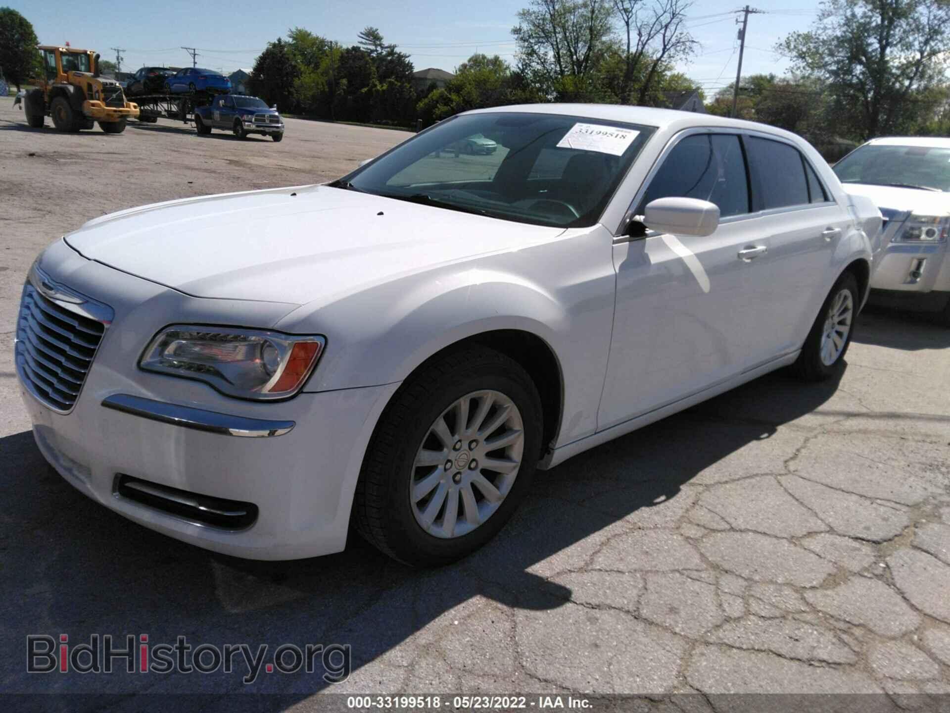 2014 CHRYSLER 300 - VIN: 2C3CCAAG3EH383056 - Фото 2