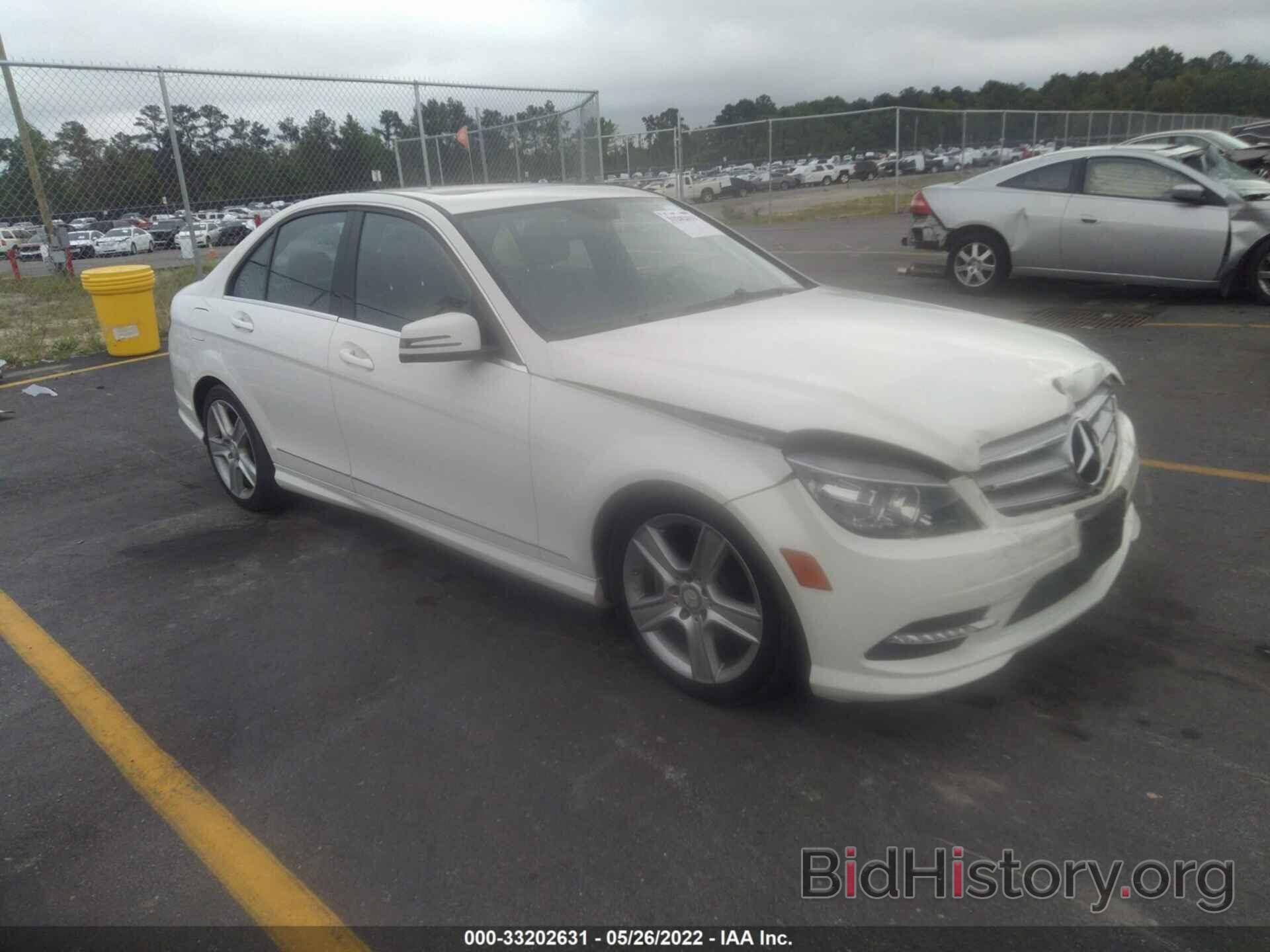 Photo WDDGF8BB3BR157813 - MERCEDES-BENZ C-CLASS 2011