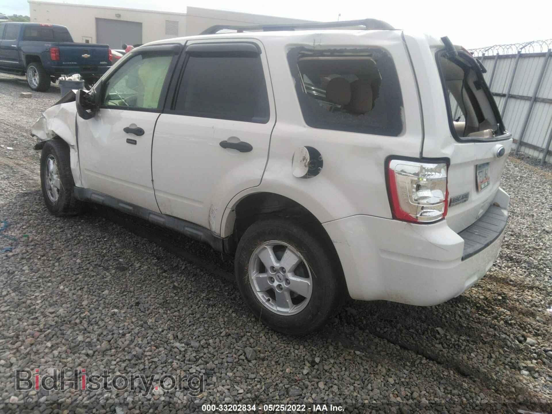 2010 Ford ESCAPE (VIN 1FMCU0D71AKB11330) — фото 3 из 11