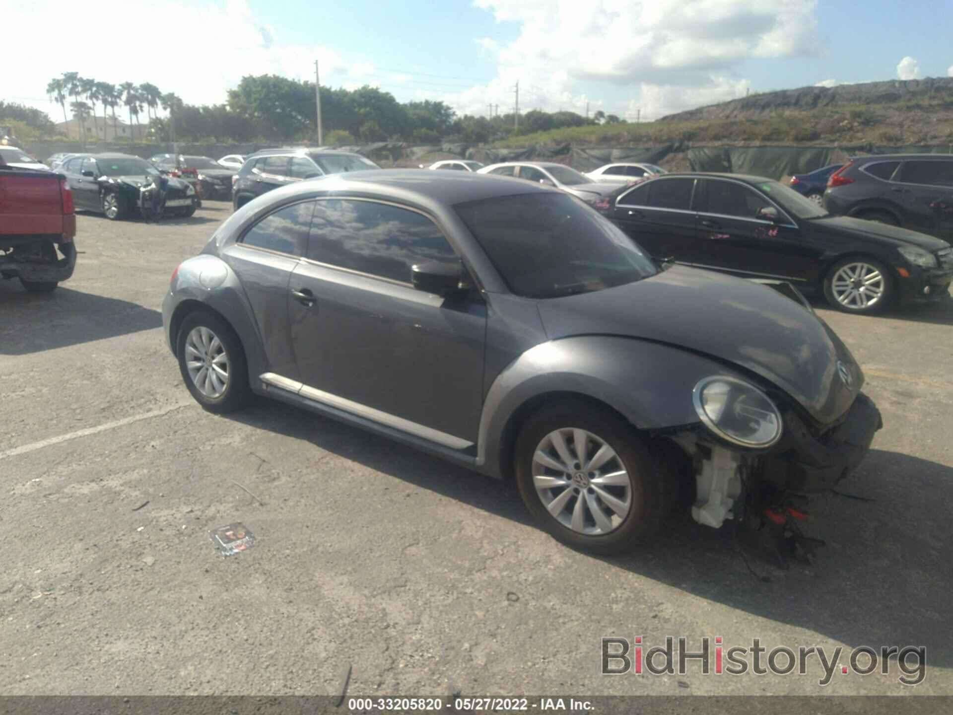 Photo 3VWFP7AT2EM624438 - VOLKSWAGEN BEETLE COUPE 2014