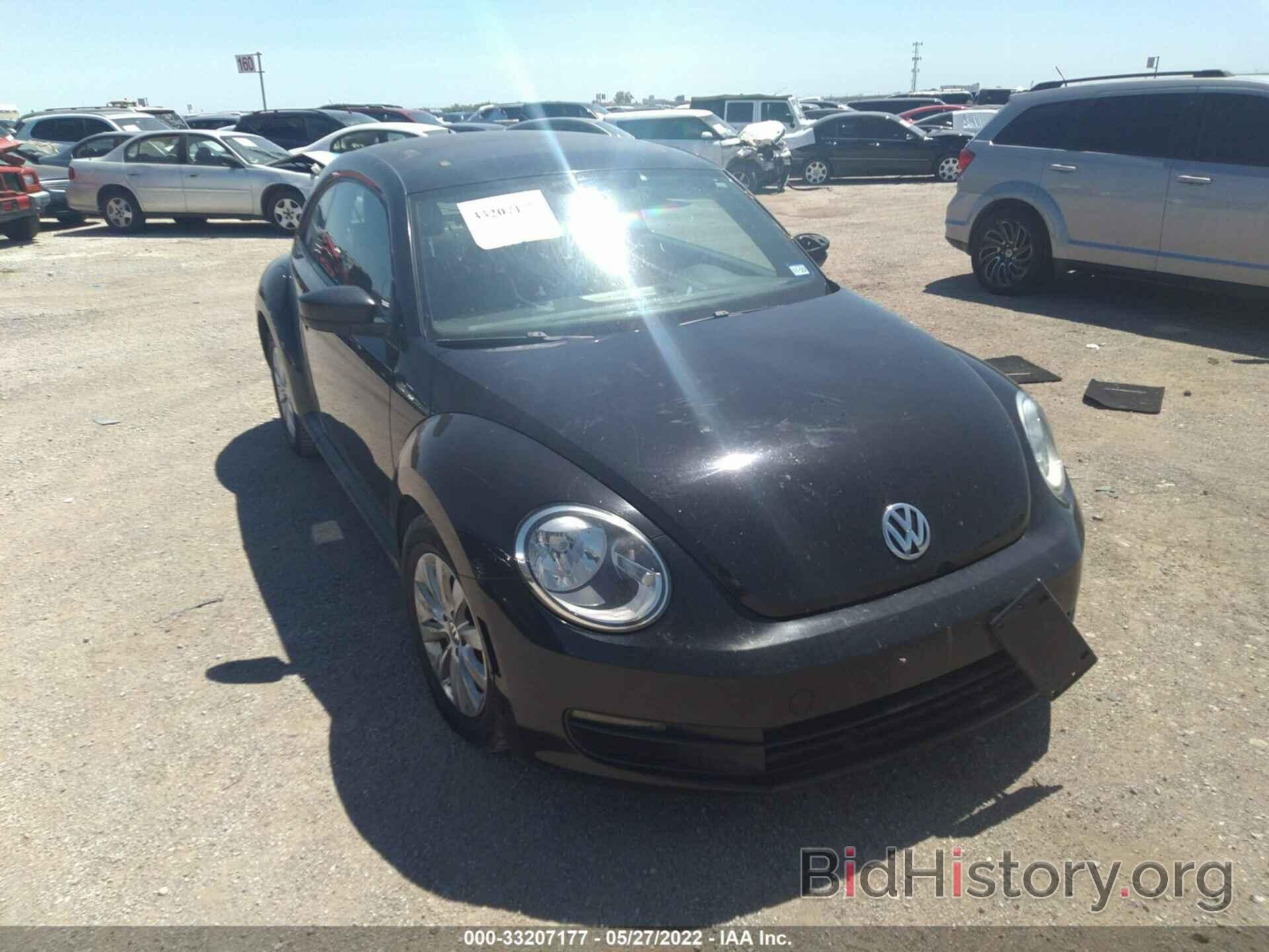 Photo 3VWFP7AT5DM627574 - VOLKSWAGEN BEETLE COUPE 2013