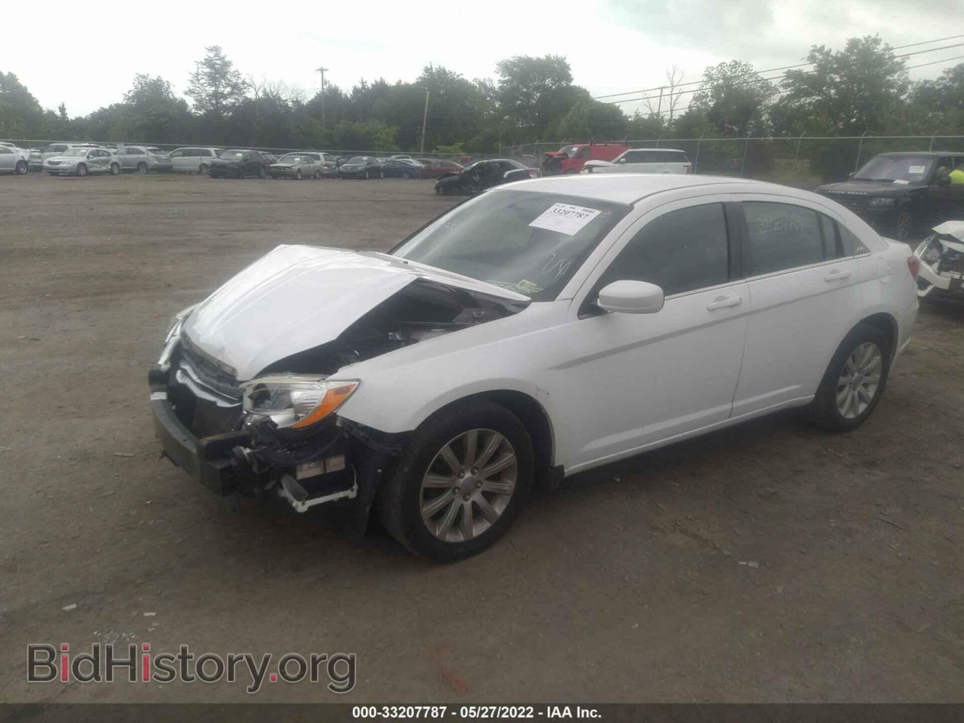 2011 CHRYSLER 200 - VIN: 1C3BC1FG0BN550075 - Фото 2