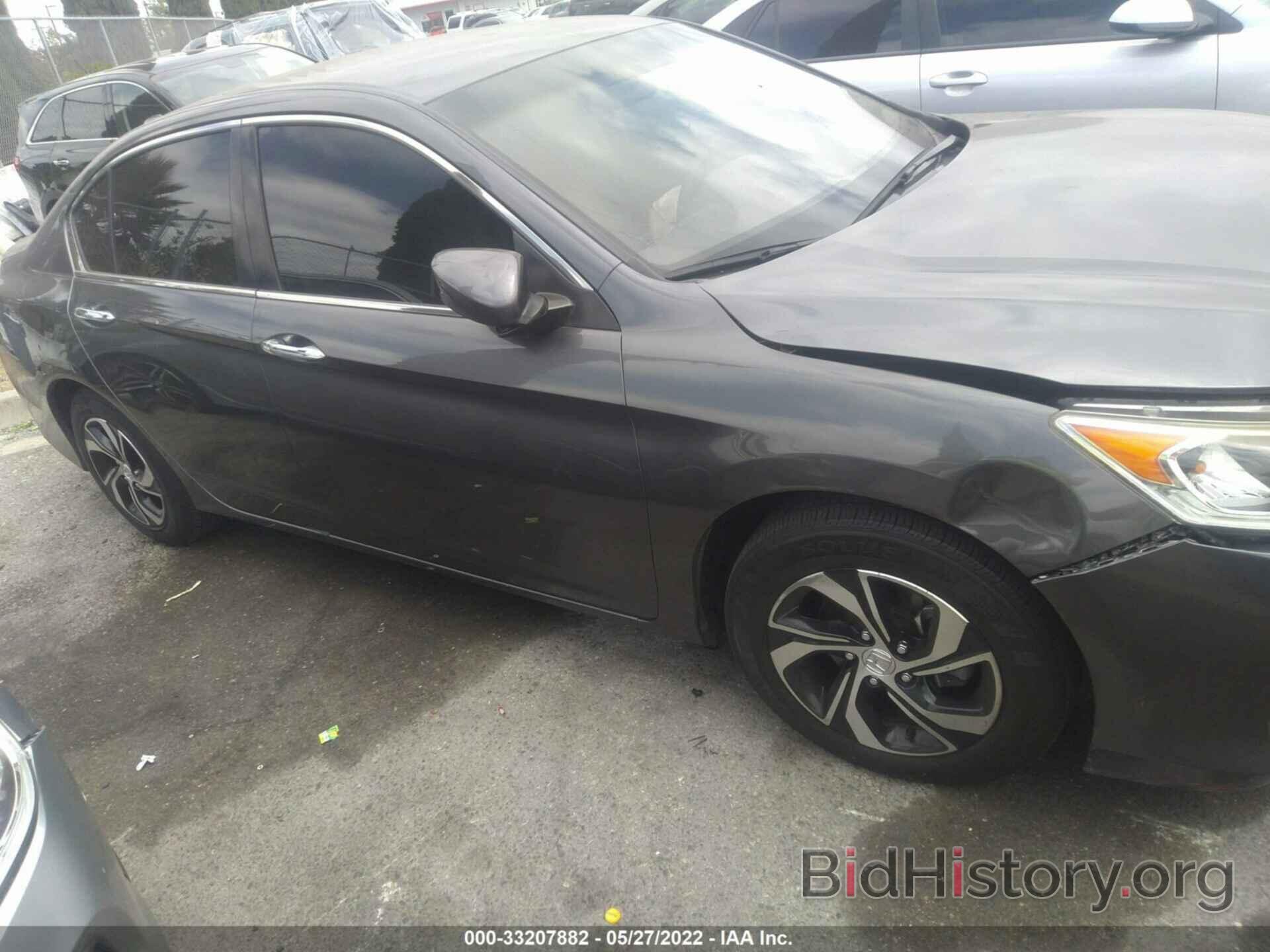 Photo 1HGCR2F36HA134695 - HONDA ACCORD SEDAN 2017