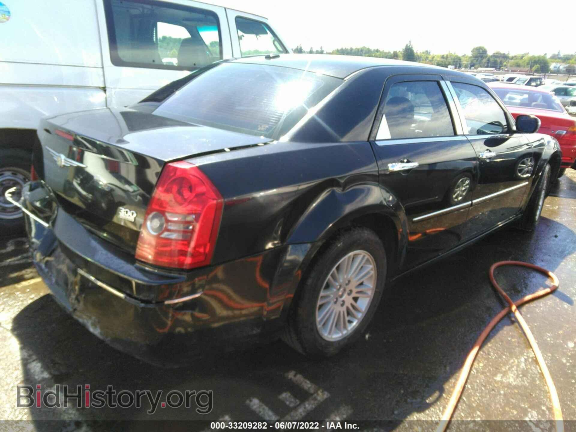 2010 CHRYSLER 300 - VIN: 2C3CA5CV5AH233260 - Фото 4